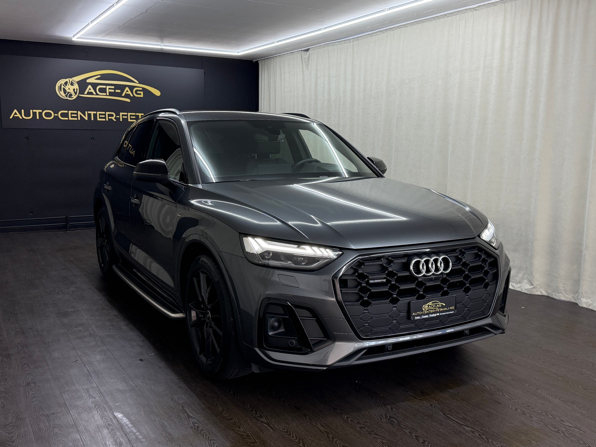 AUDI Q5 Sportback 40 TDI Blackedition quattro S-tronic-image-2