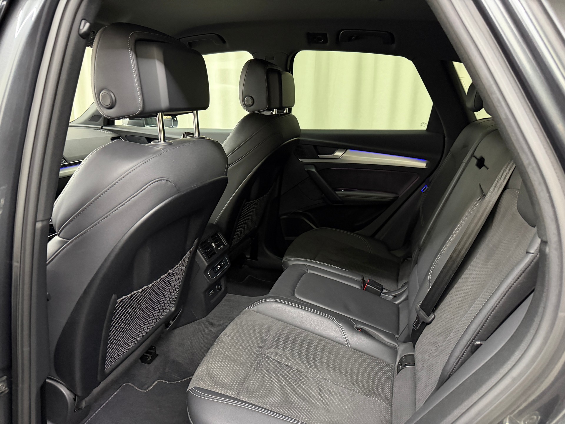 AUDI Q5 Sportback 40 TDI Blackedition quattro S-tronic-image-10