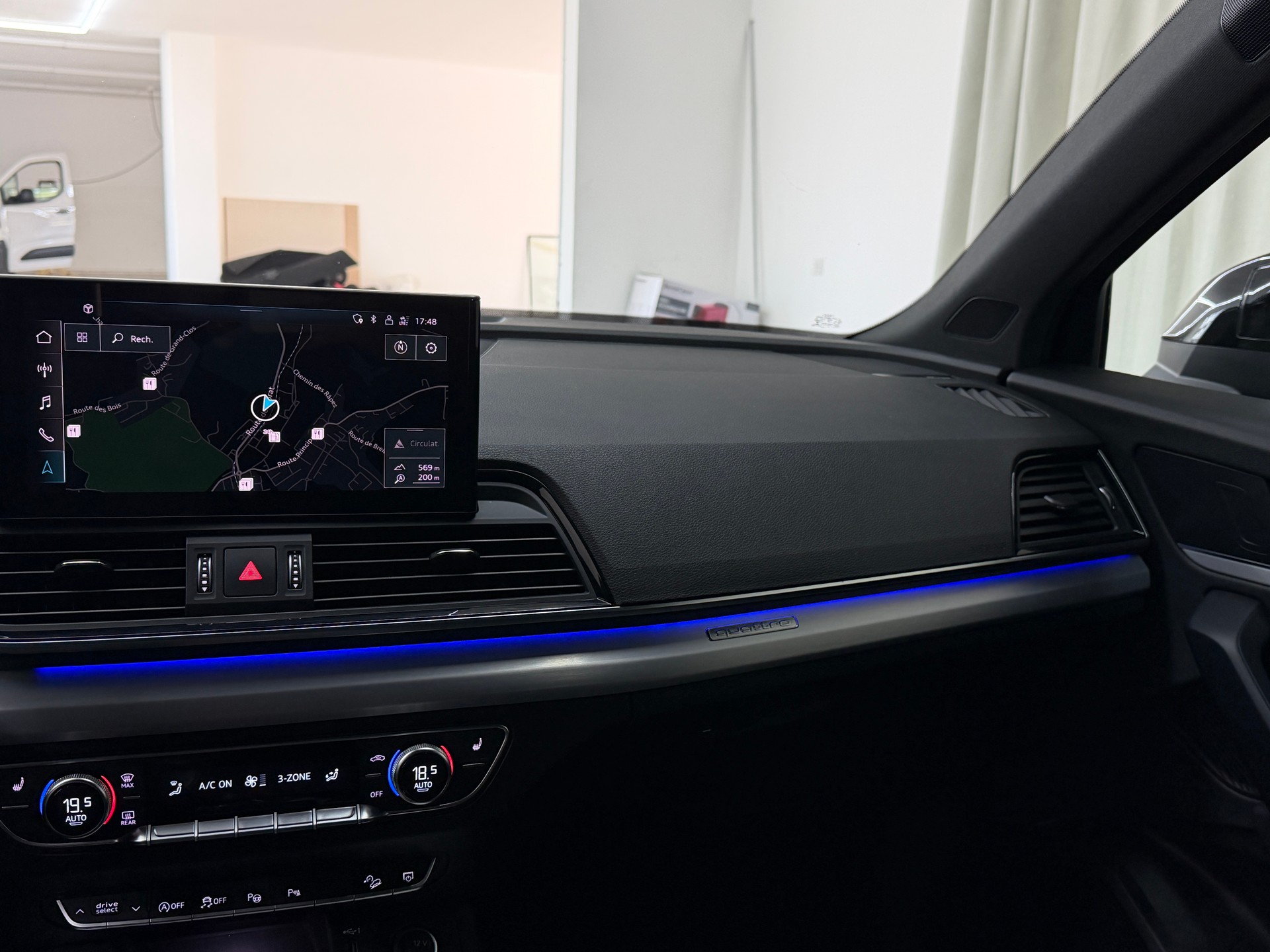 AUDI Q5 Sportback 40 TDI Blackedition quattro S-tronic-image-13
