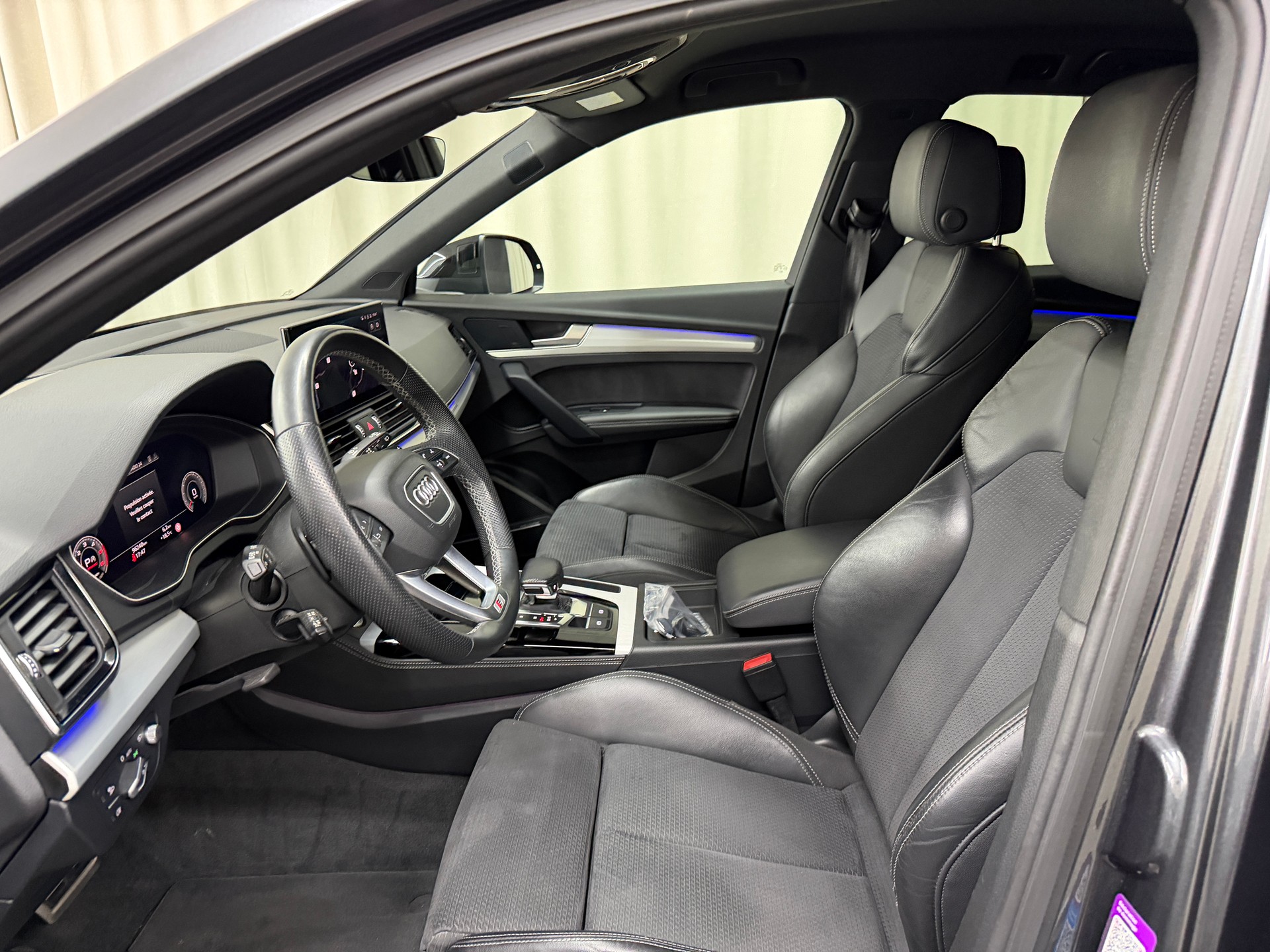 AUDI Q5 Sportback 40 TDI Blackedition quattro S-tronic-image-6