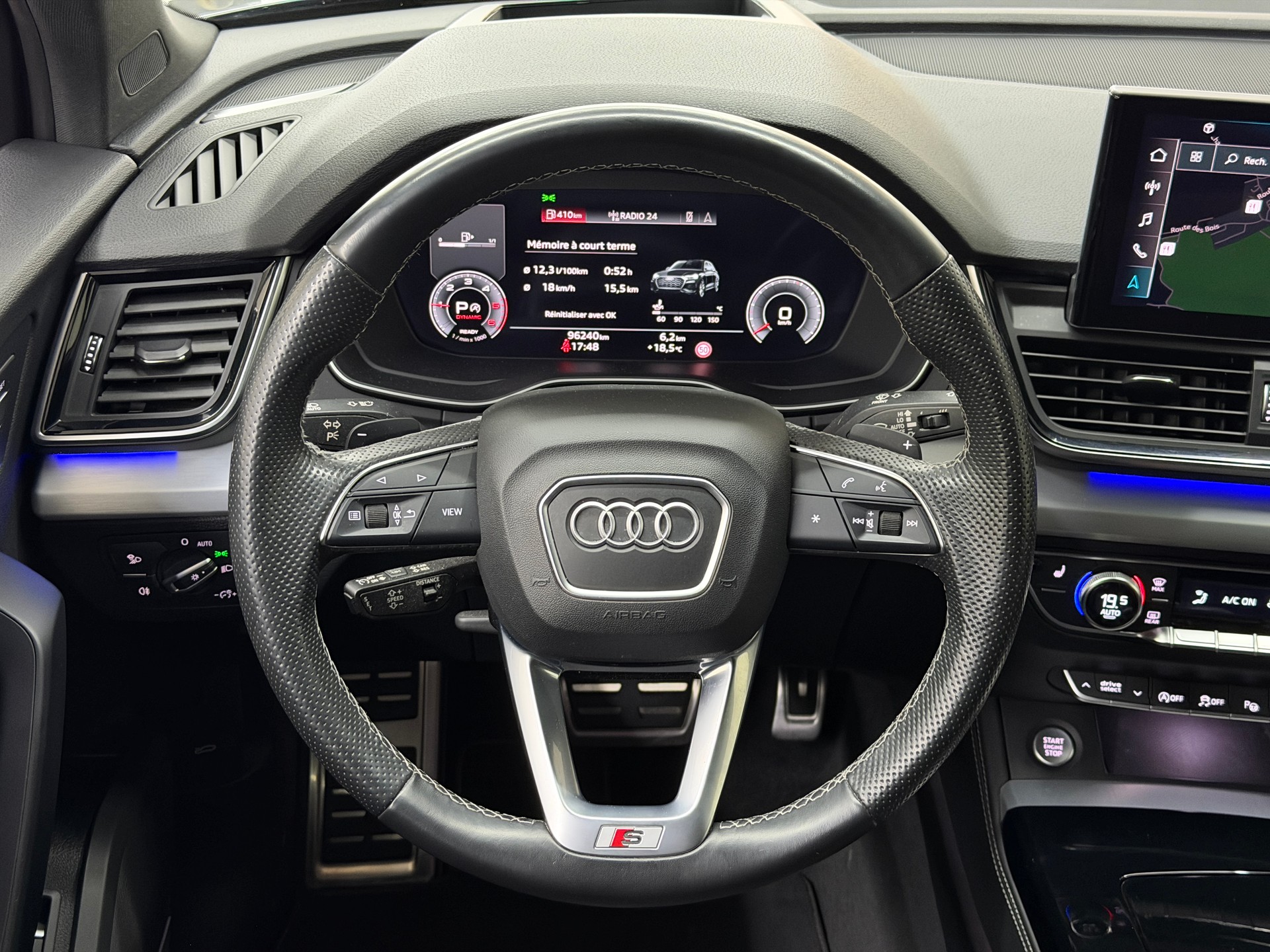 AUDI Q5 Sportback 40 TDI Blackedition quattro S-tronic-image-8