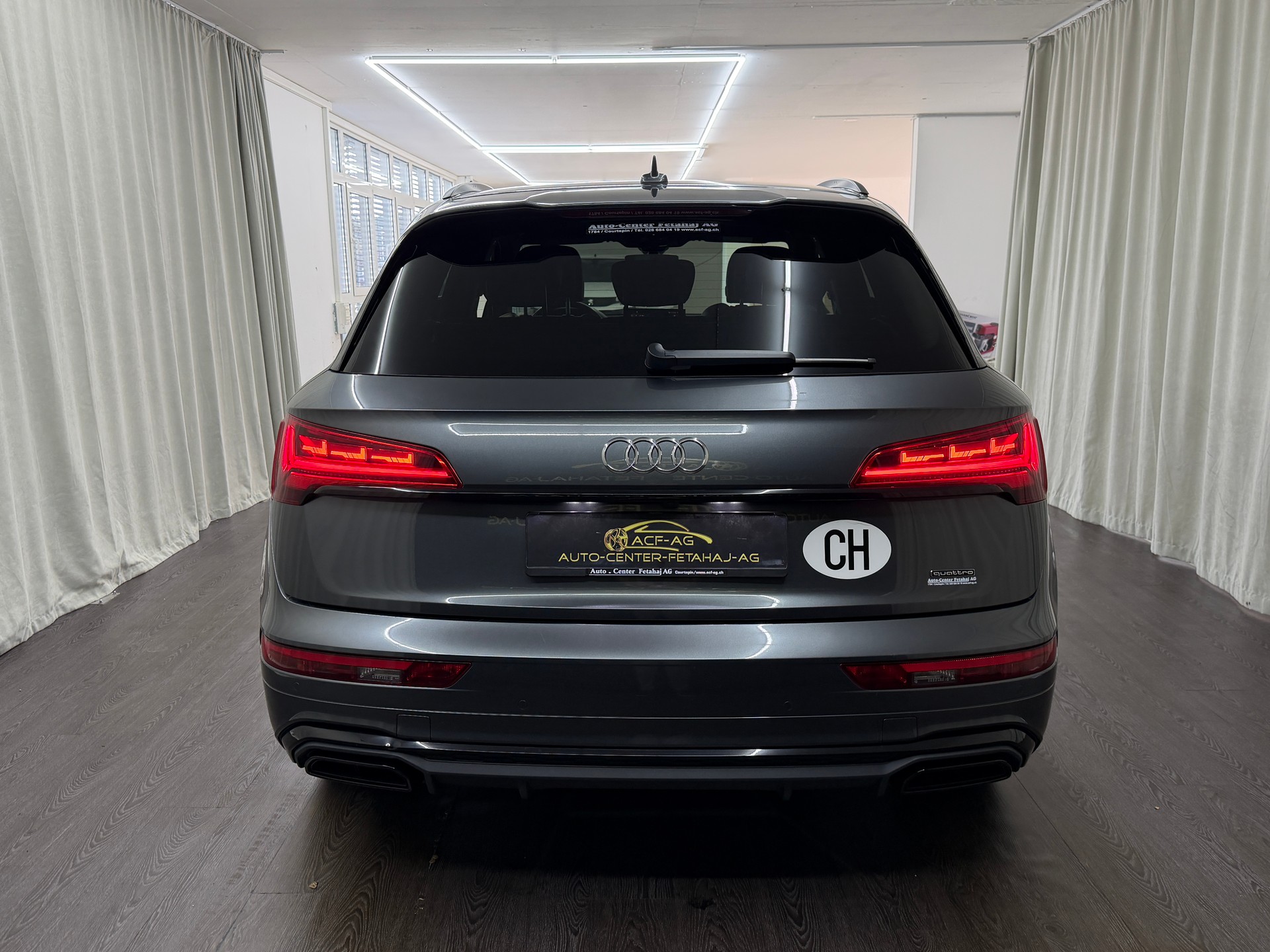 AUDI Q5 Sportback 40 TDI Blackedition quattro S-tronic-image-4