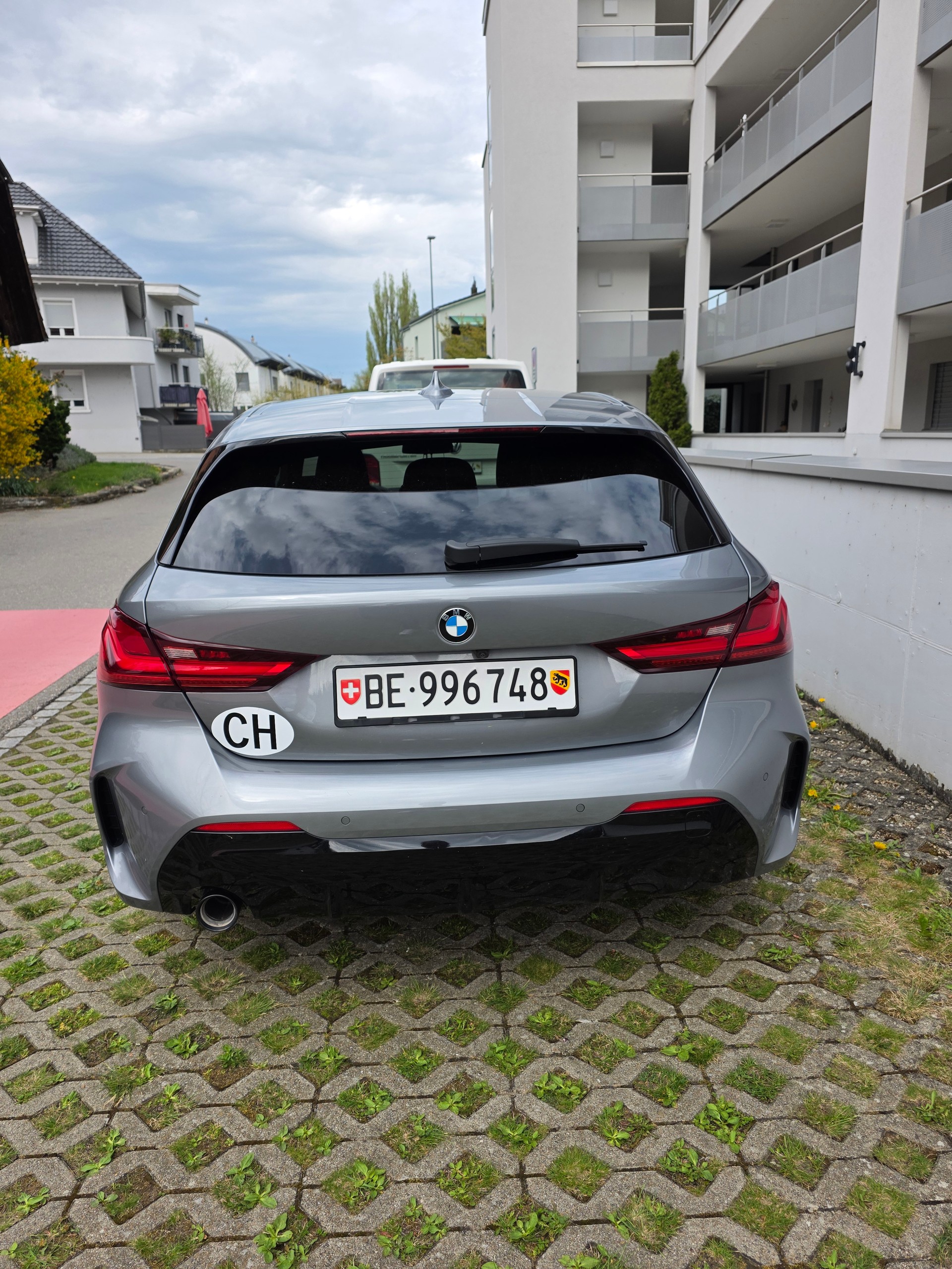 BMW 116d Steptronic Pure M Sport-image-1