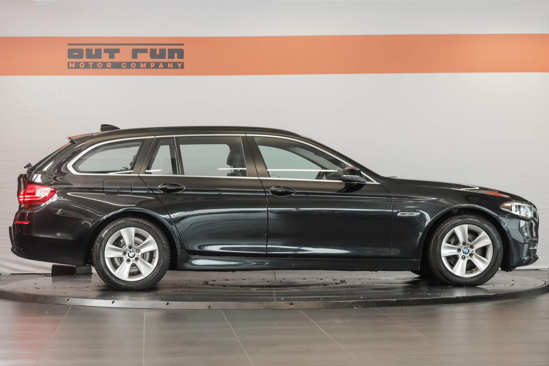 BMW 520d Touring xDrive Luxury Line Steptronic-image-3