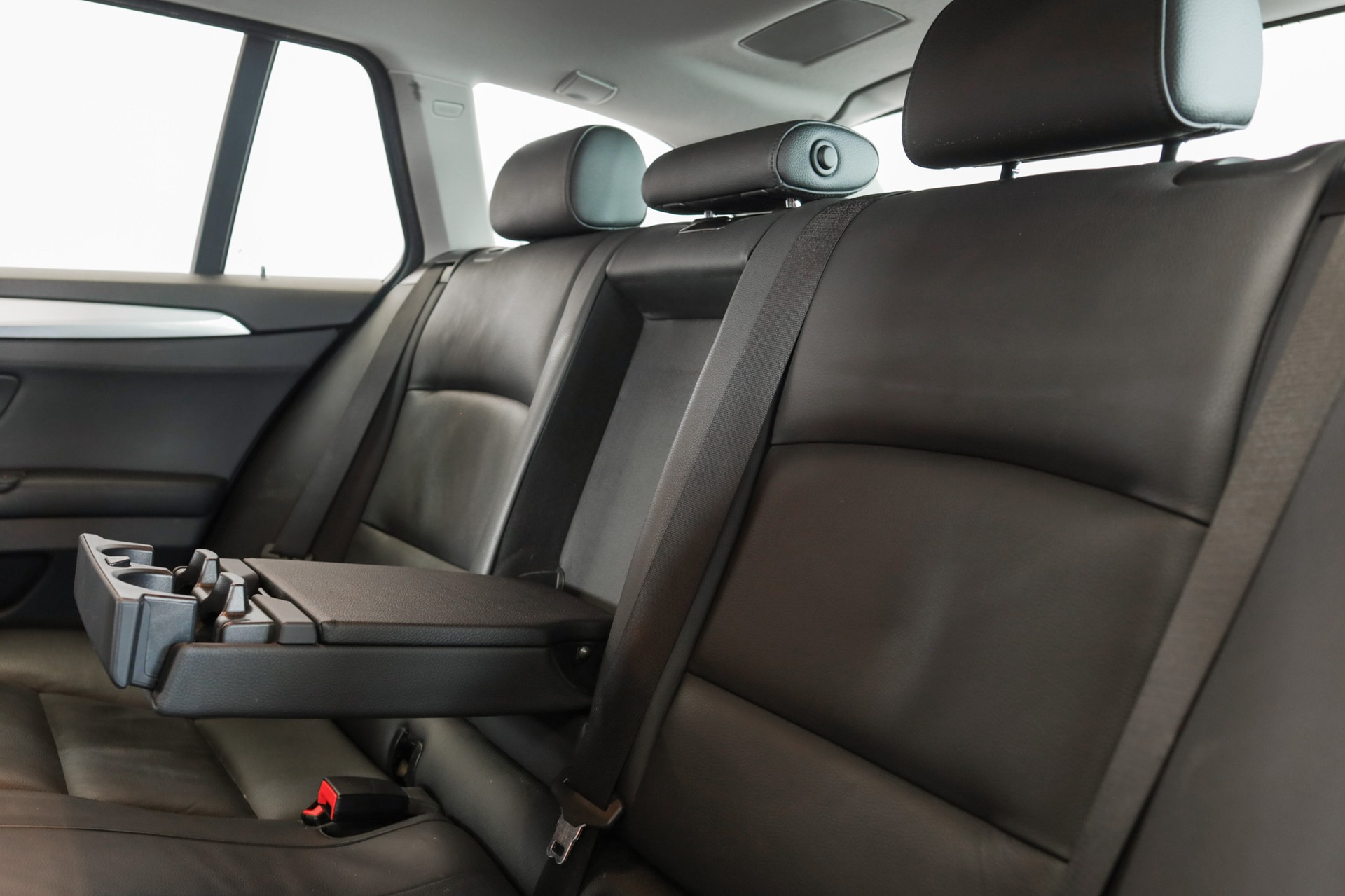 BMW 520d Touring xDrive Luxury Line Steptronic-image-11