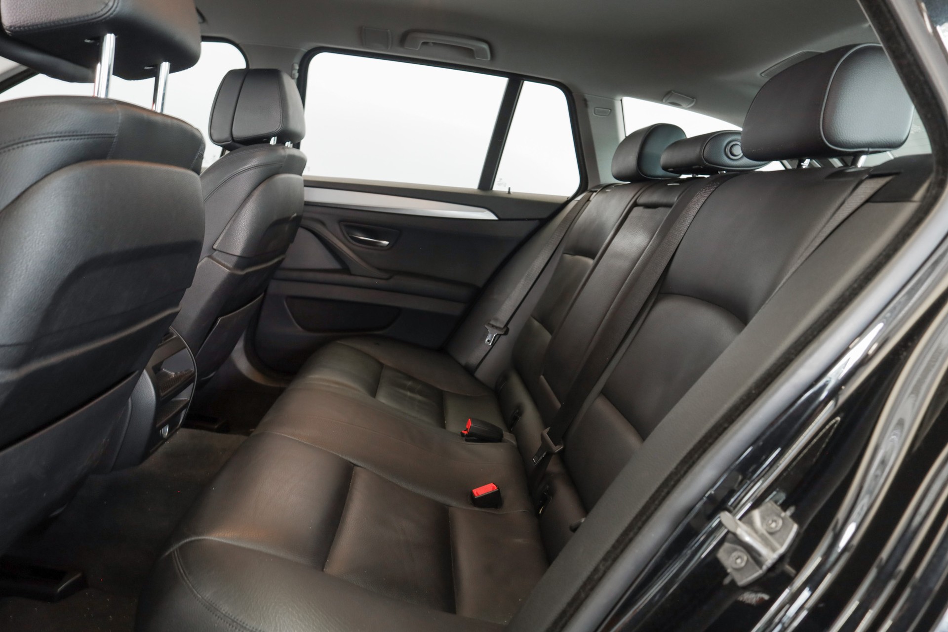 BMW 520d Touring xDrive Luxury Line Steptronic-image-8