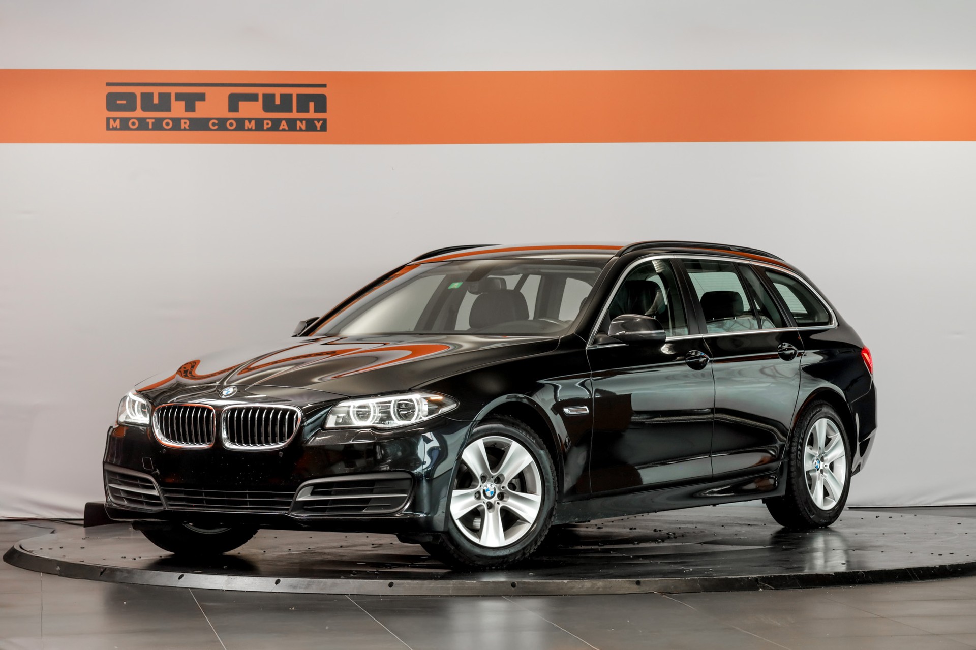 BMW 520d Touring xDrive Luxury Line Steptronic-image-0