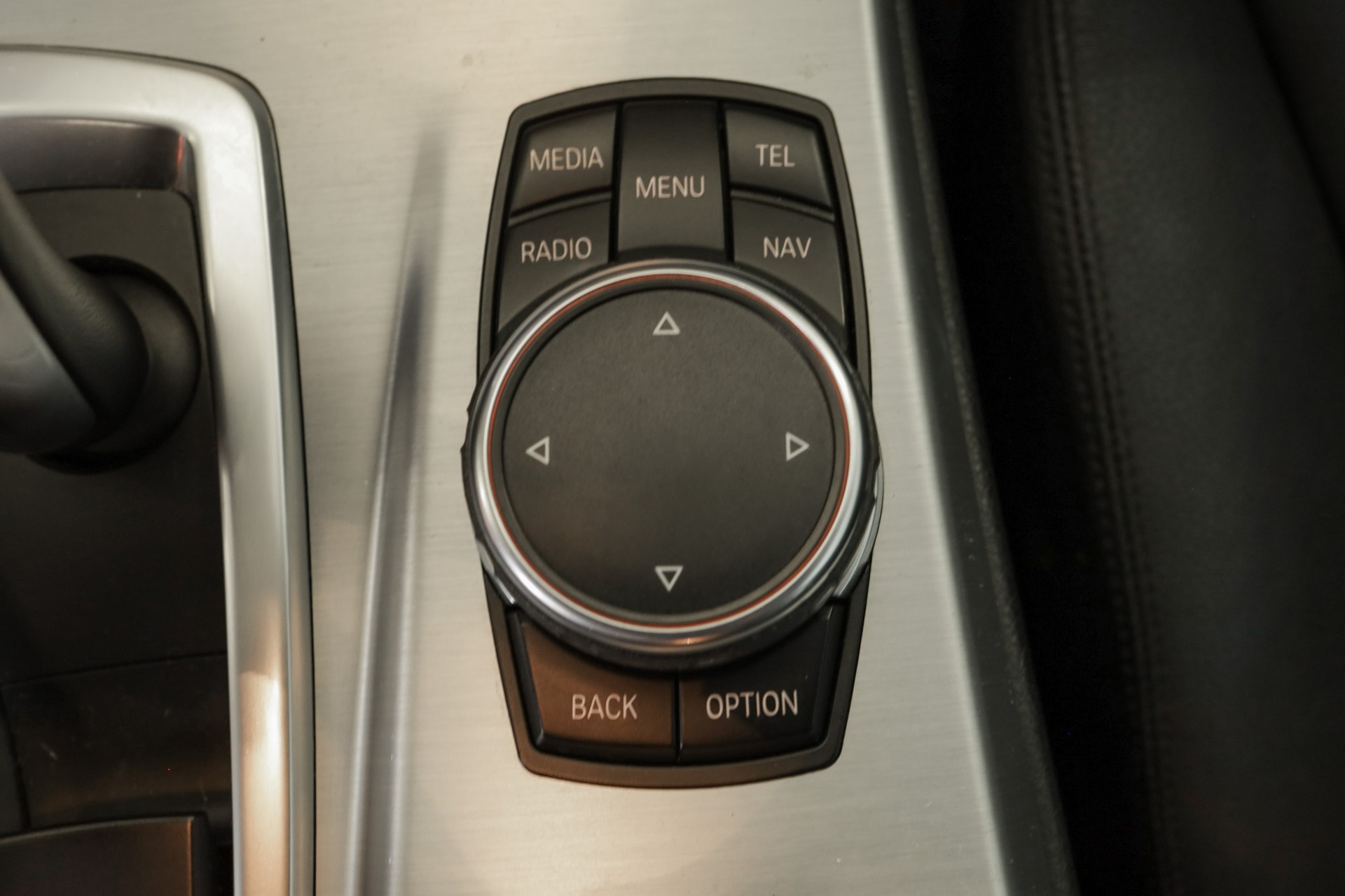 BMW 520d Touring xDrive Luxury Line Steptronic-image-12