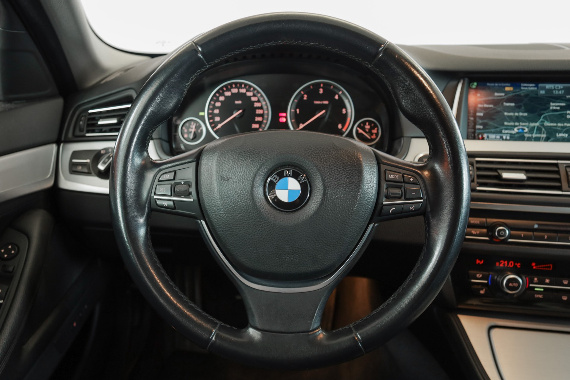 BMW 520d Touring xDrive Luxury Line Steptronic-image-5