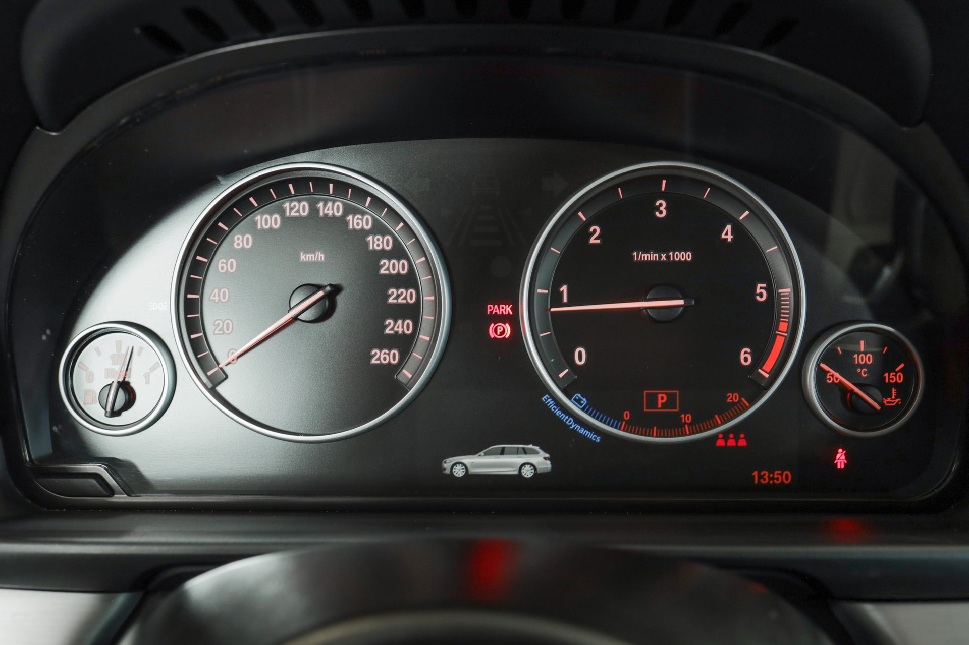 BMW 520d Touring xDrive Luxury Line Steptronic-image-13