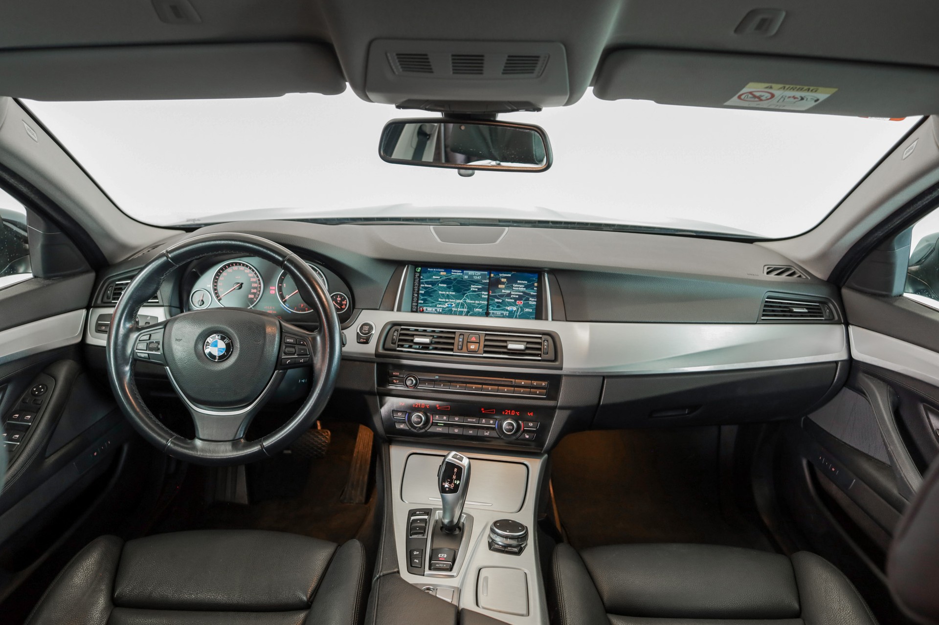 BMW 520d Touring xDrive Luxury Line Steptronic-image-6
