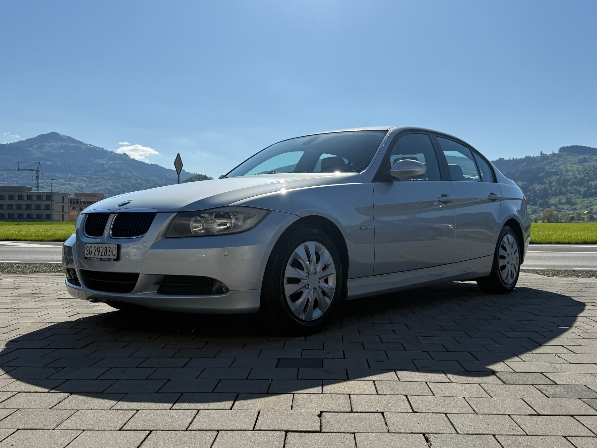 BMW 320i Steptronic-image-0