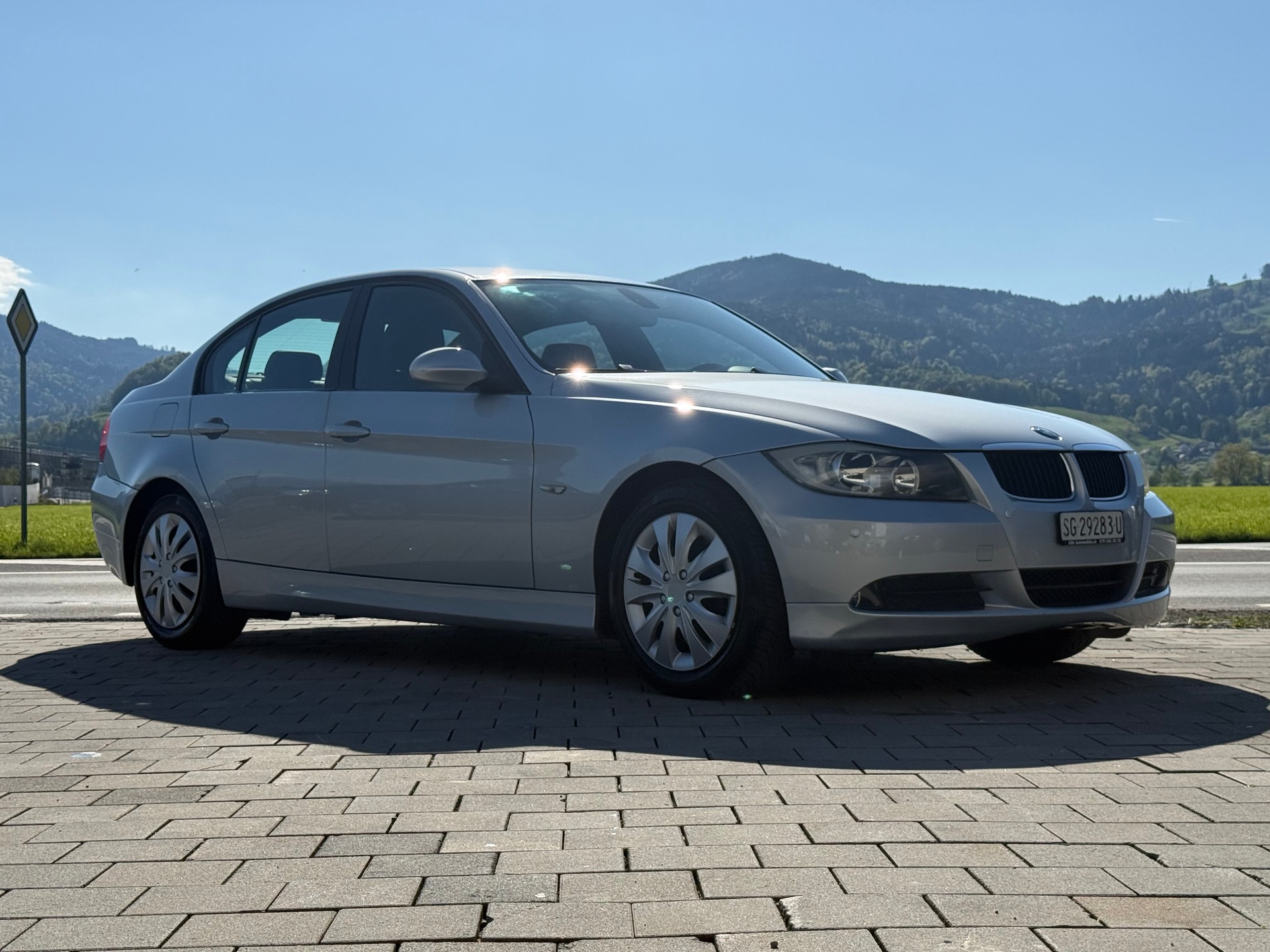 BMW 320i Steptronic-image-1