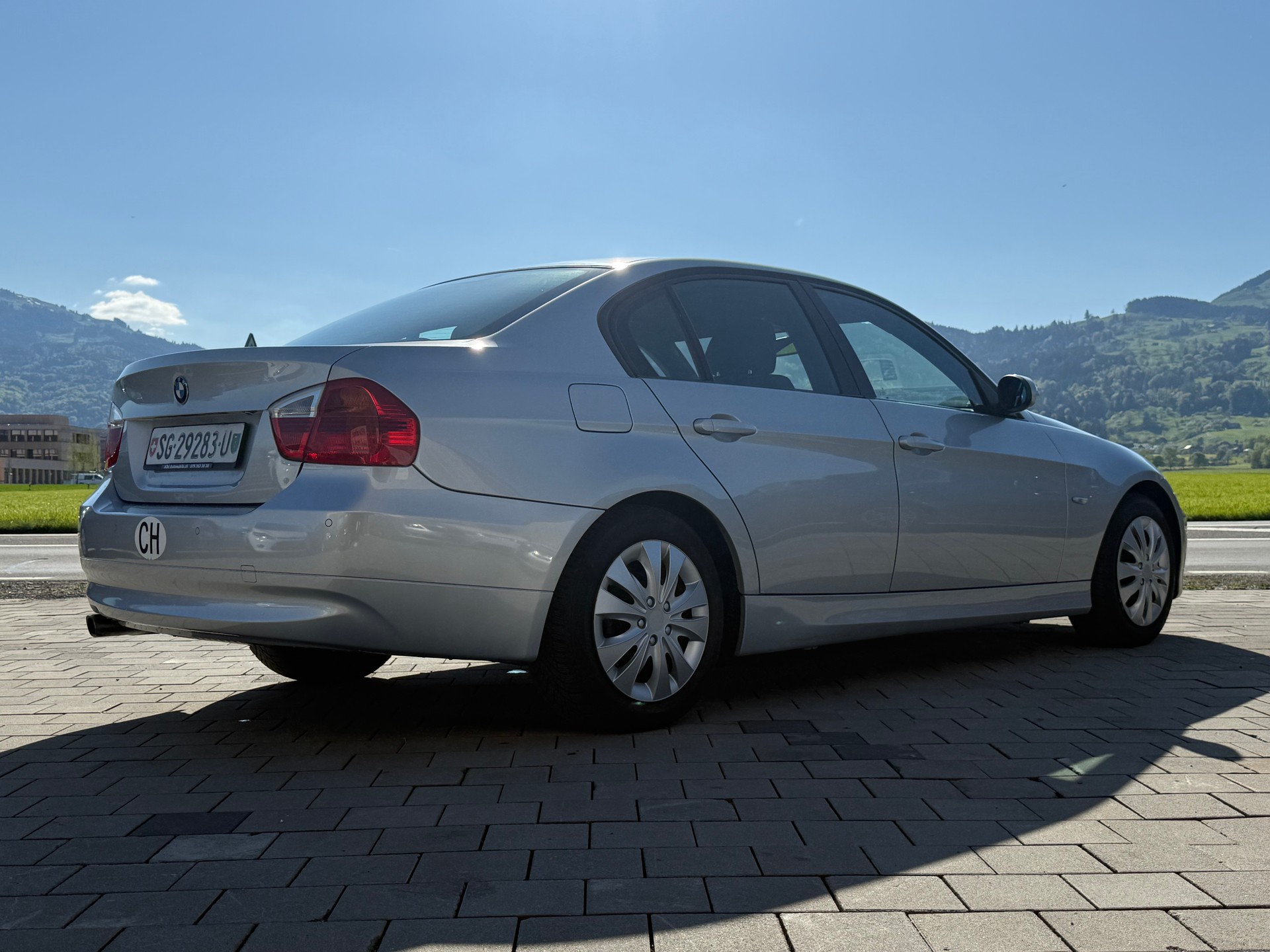 BMW 320i Steptronic-image-5