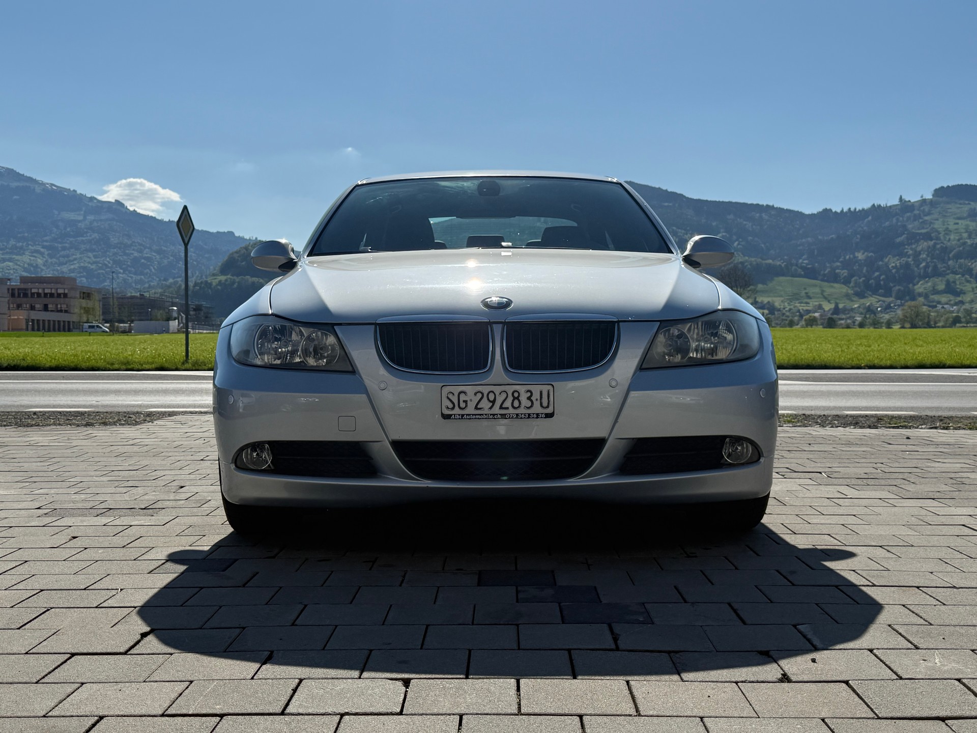 BMW 320i Steptronic-image-2