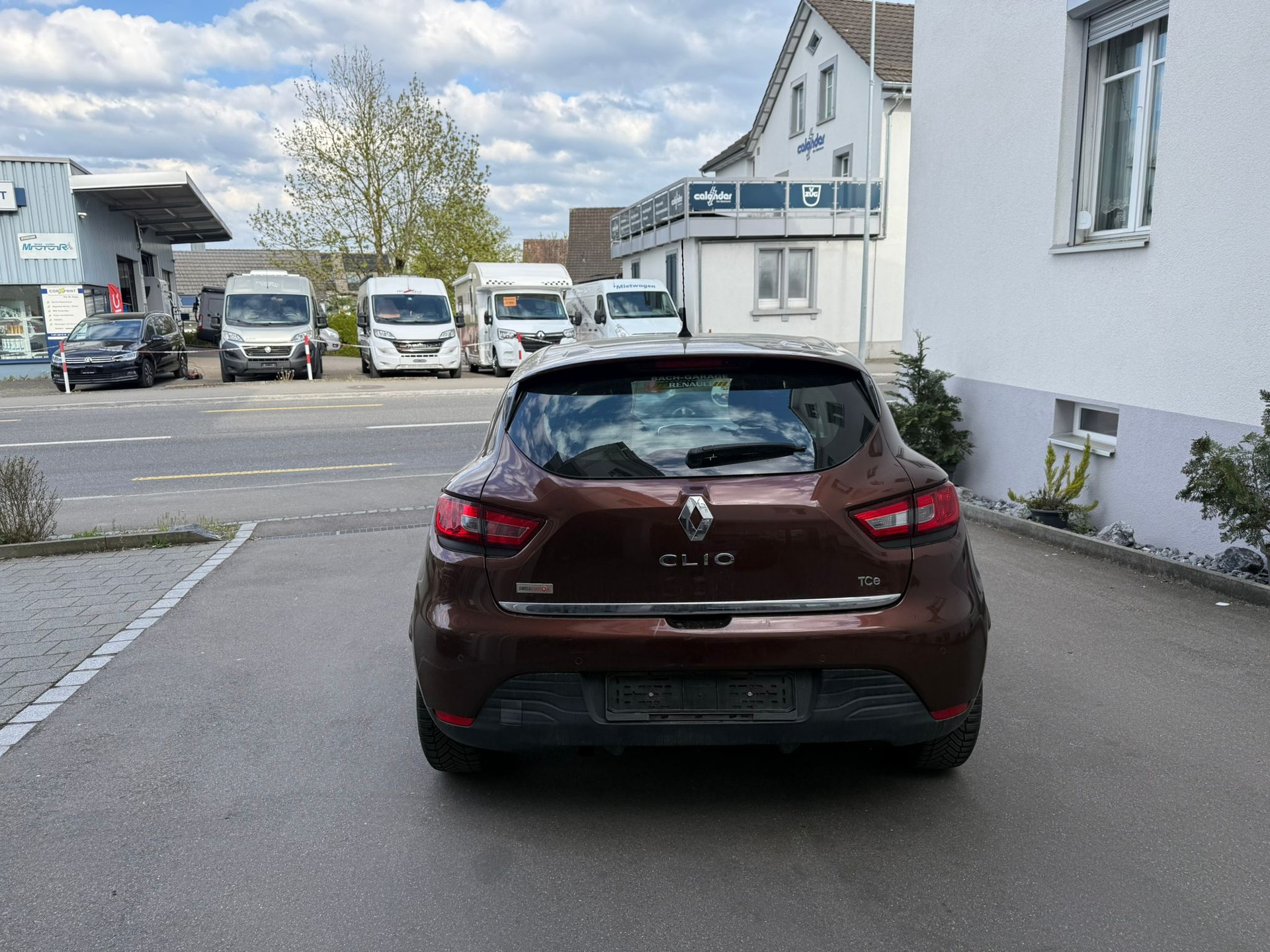 RENAULT Clio 0.9 12V Swiss Edition-image-4