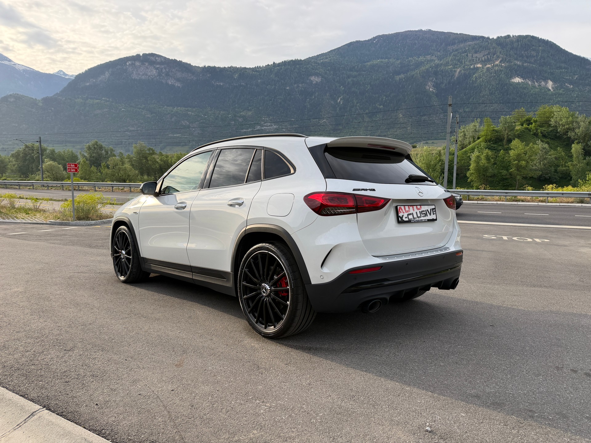 MERCEDES-BENZ GLA 35 AMG 4Matic 8G-Speedshift DCT-image-4
