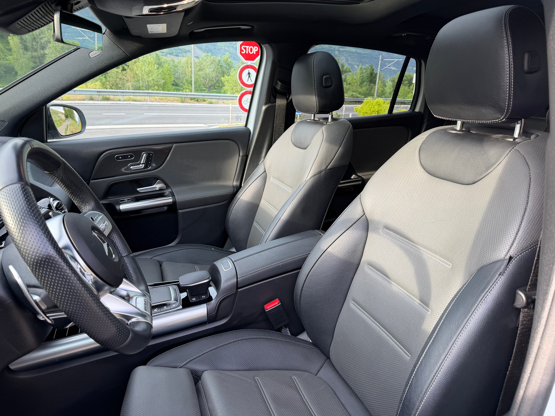 MERCEDES-BENZ GLA 35 AMG 4Matic 8G-Speedshift DCT-image-9