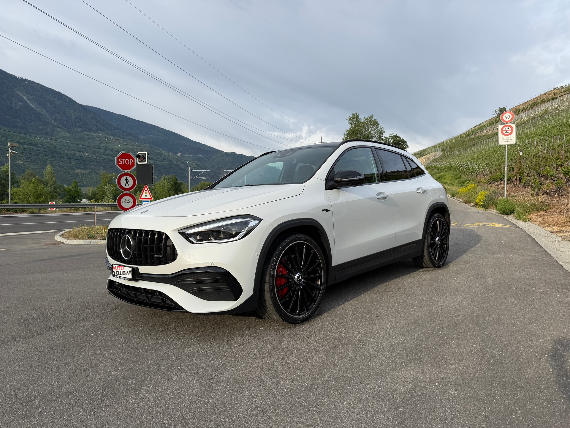 MERCEDES-BENZ GLA 35 AMG 4Matic 8G-Speedshift DCT-image-2