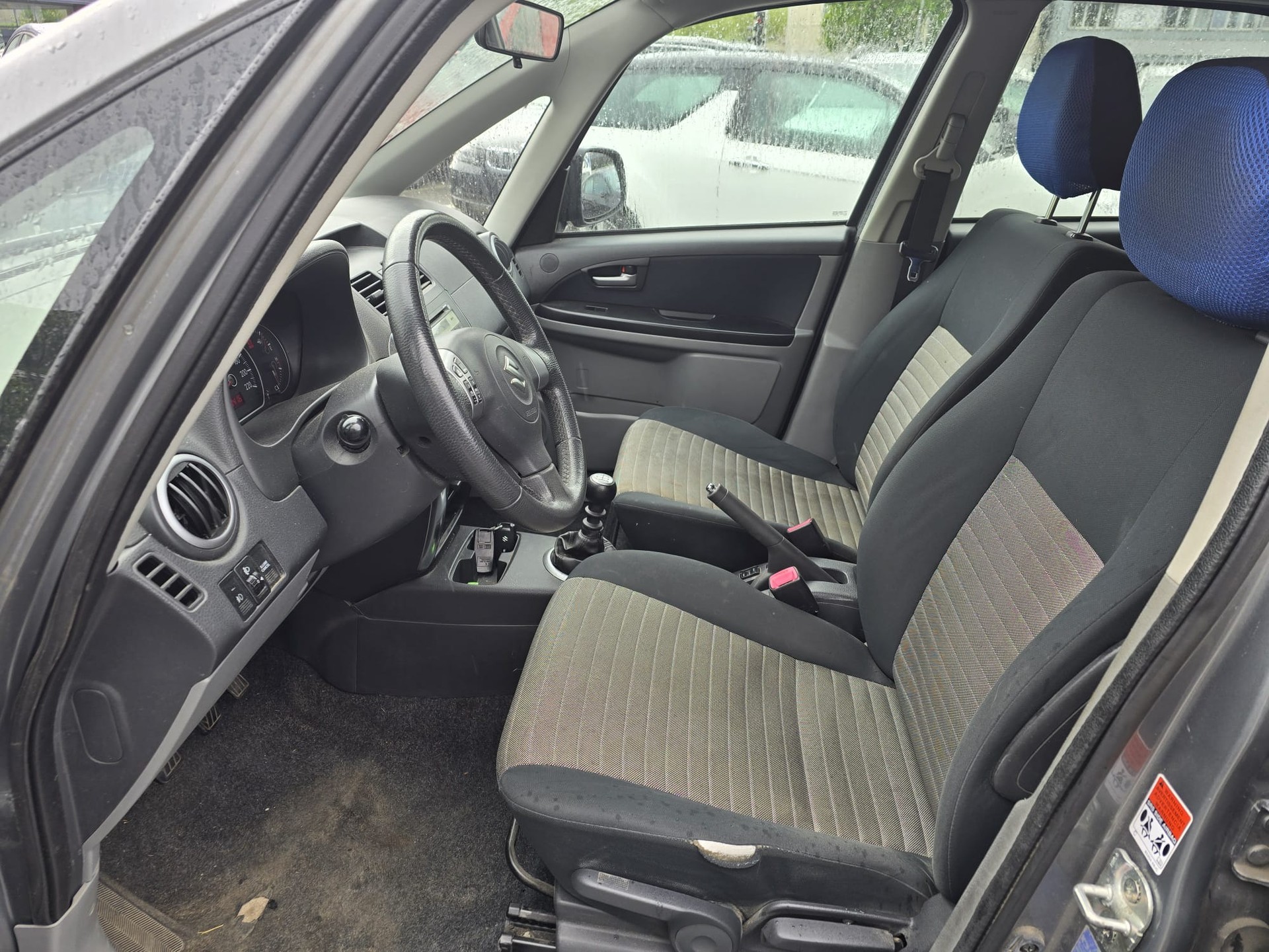 SUZUKI SX4 1.9 TD GL Top Piz Sulai LE 4WD-image-11