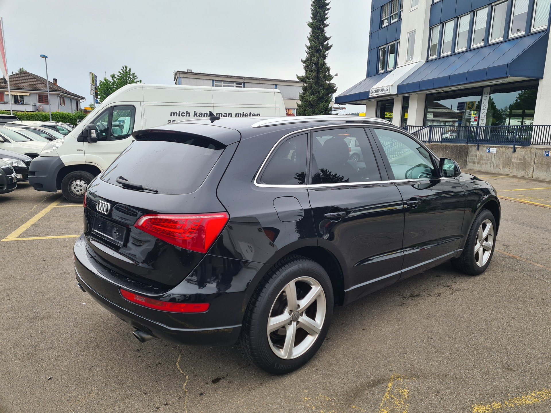 AUDI Q5 2.0 TFSI quattro S-tronic-image-2