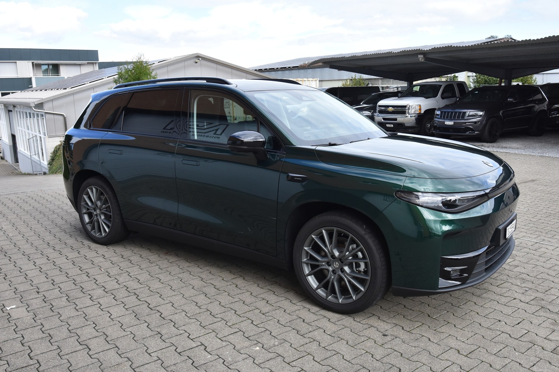 LEAPMOTOR C10 82kWh AWD-image-2