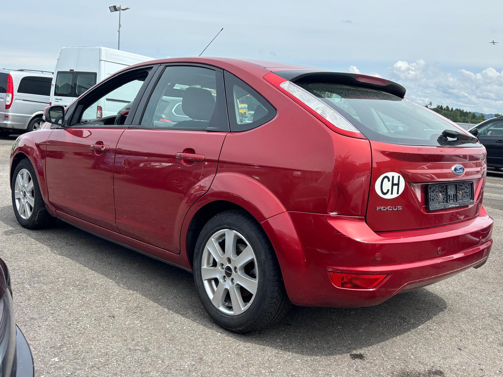 FORD Focus 2.0i Titanium Automatic-image-3