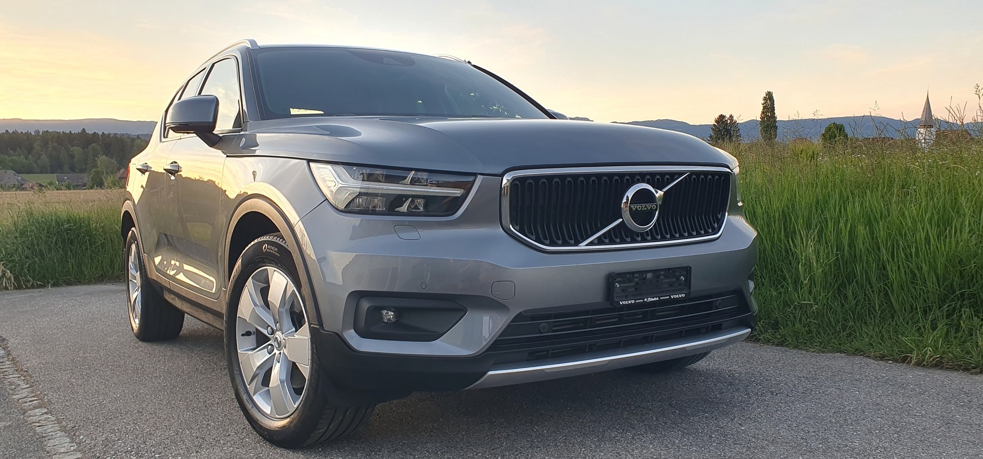 VOLVO XC40 2.0 D4 Momentum AWD-image-0