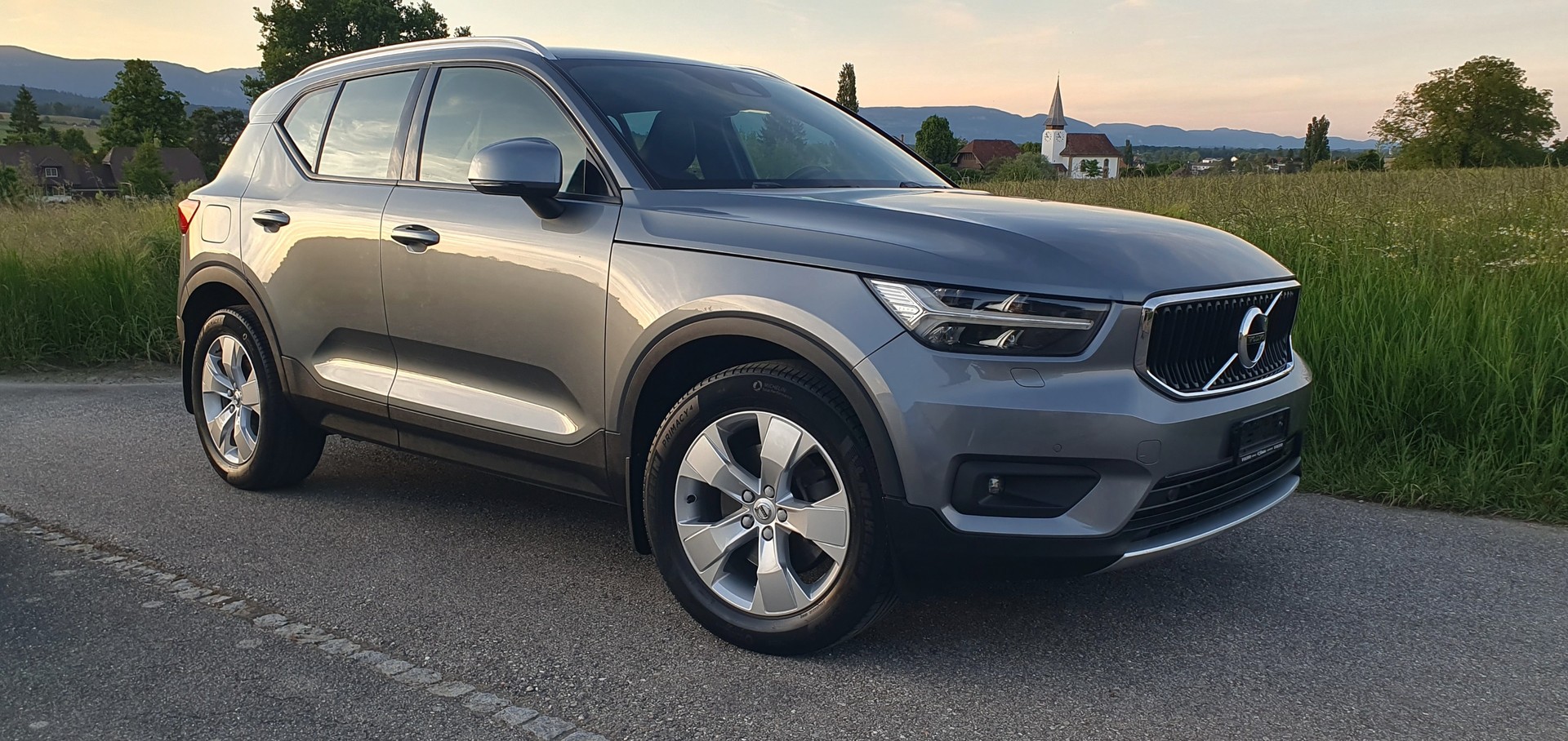 VOLVO XC40 2.0 D4 Momentum AWD-image-3