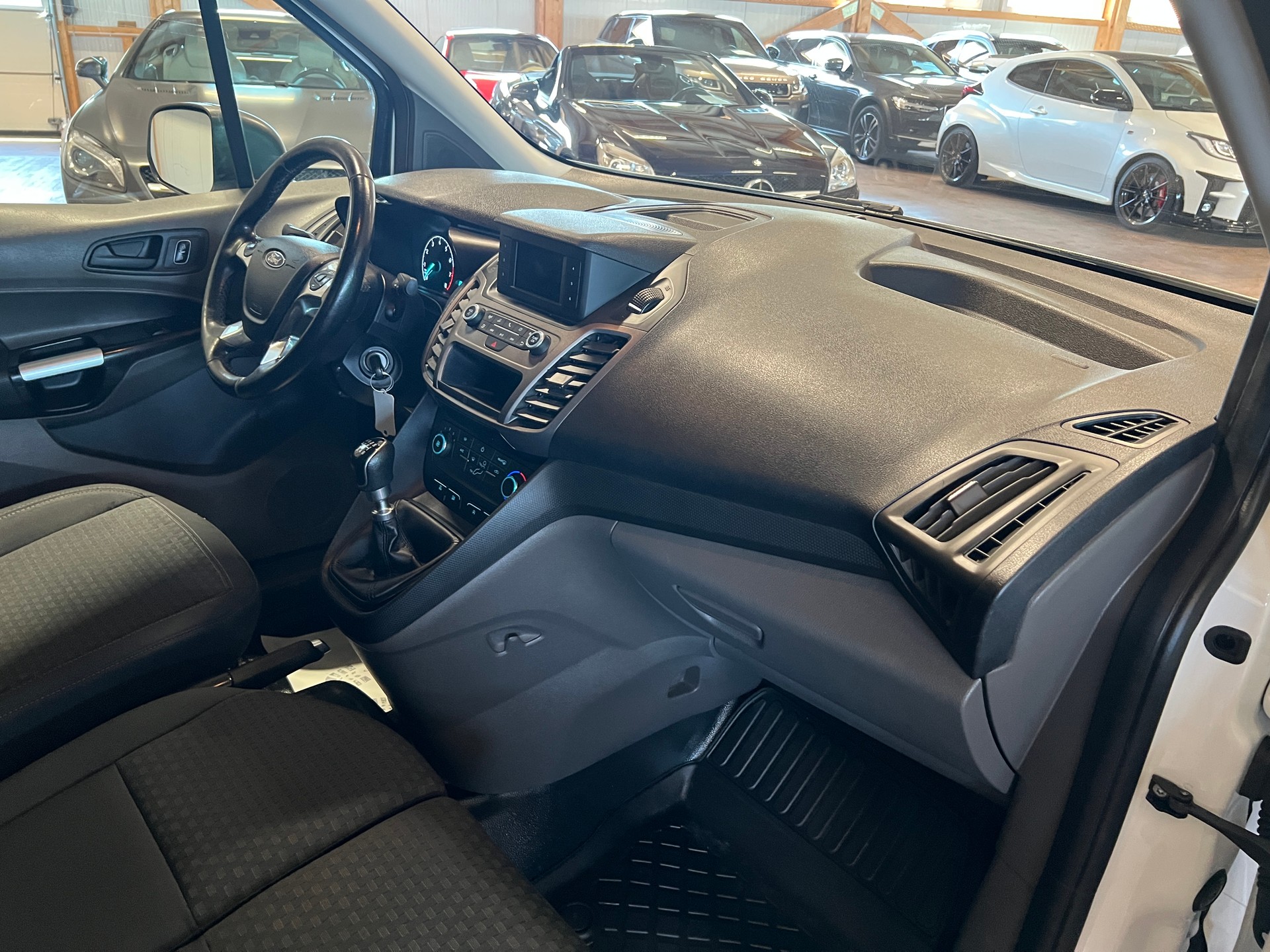 FORD Transit Connect Van T200 1.0 EcoBoost Trend-image-11