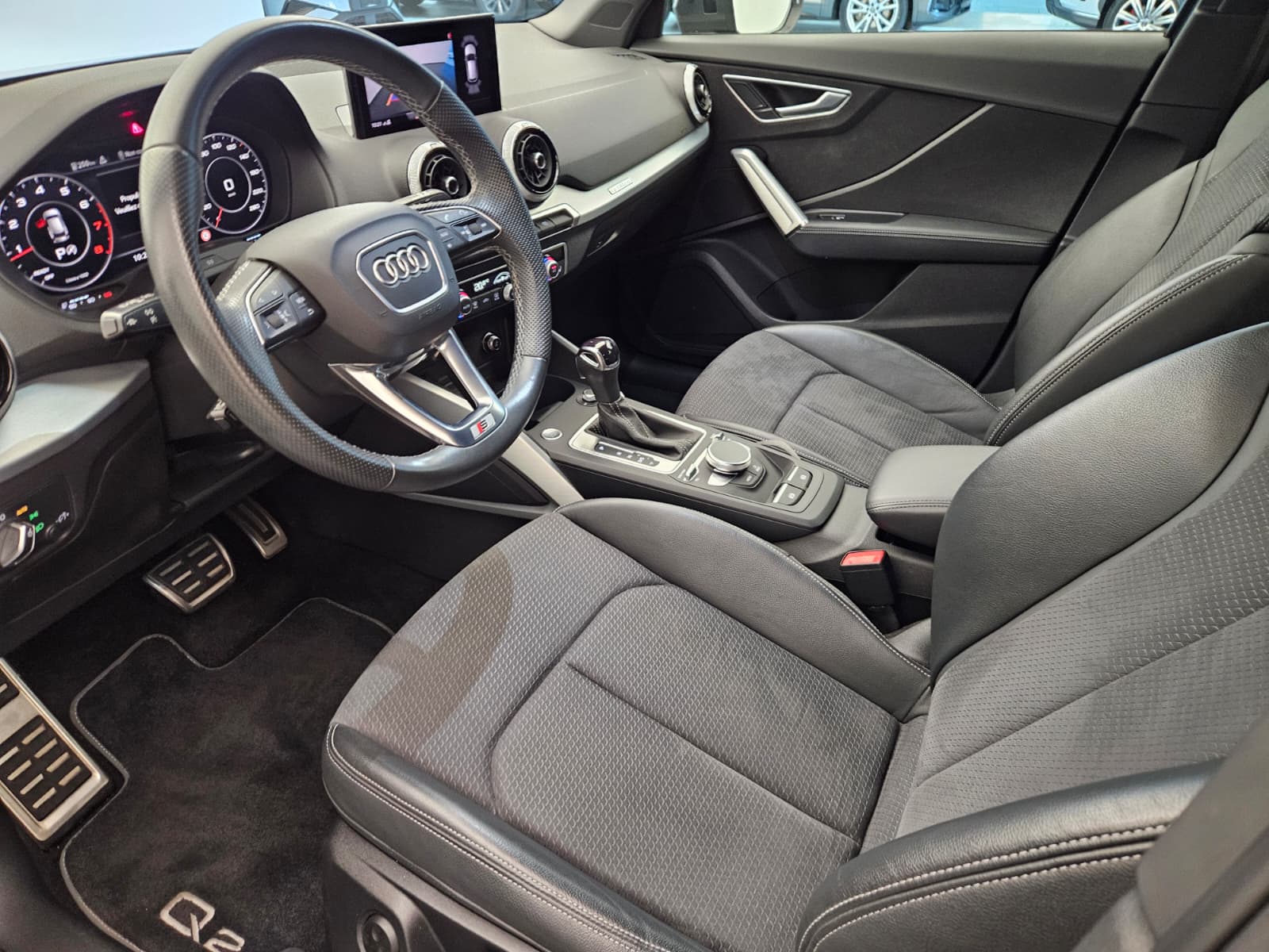AUDI Q2 40 TFSI S line Attraction quattro S-tronic-image-10