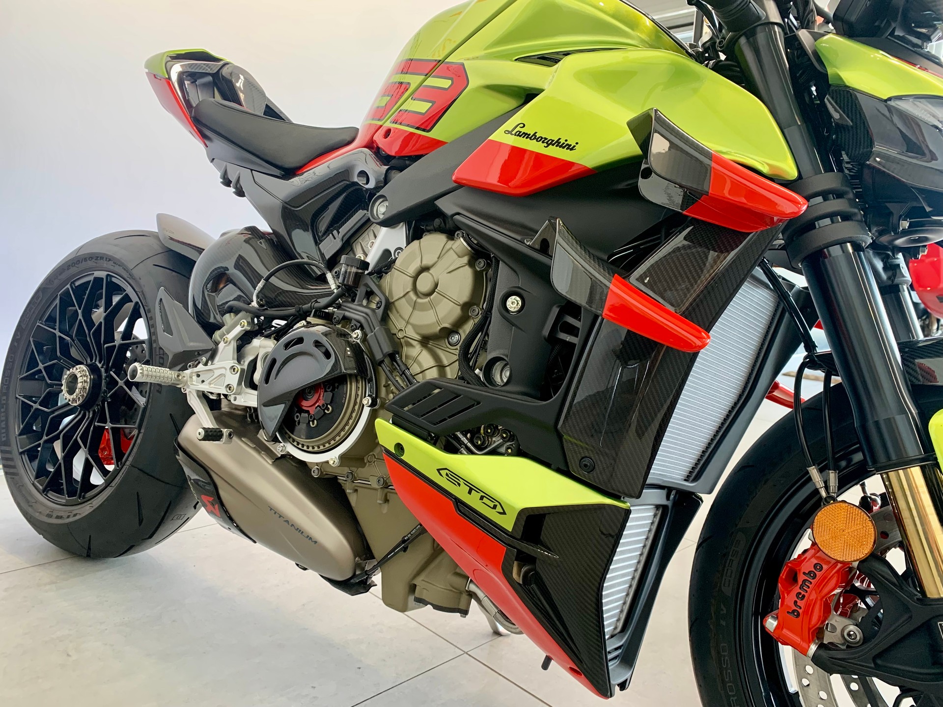 DUCATI STREETFIGHTER V4 LAMBORGHINI-image-8