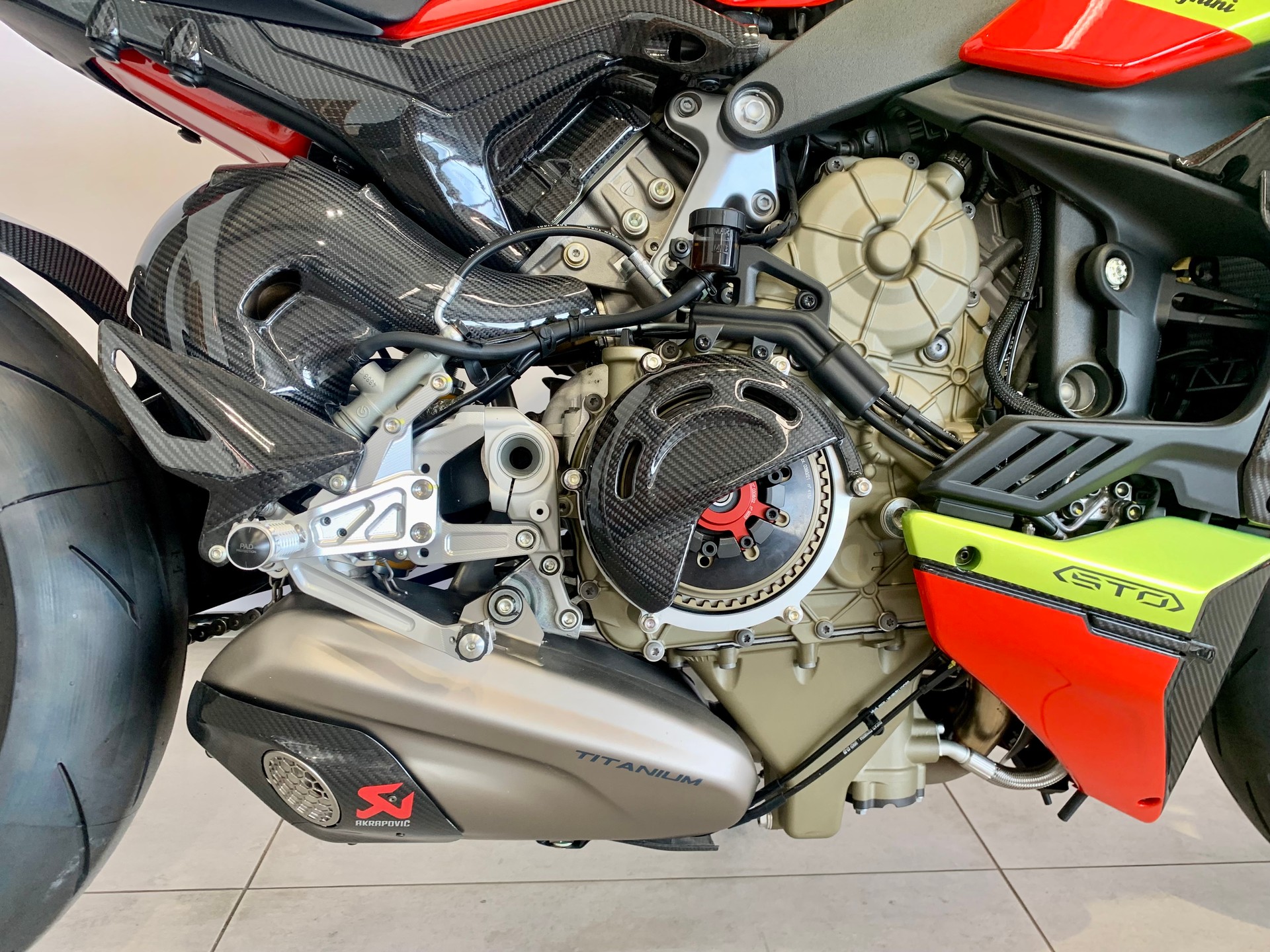 DUCATI STREETFIGHTER V4 LAMBORGHINI-image-13