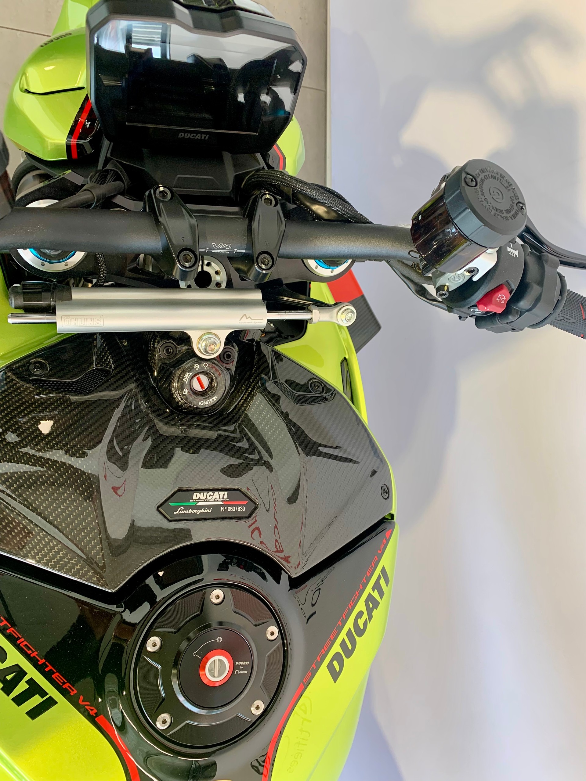 DUCATI STREETFIGHTER V4 LAMBORGHINI-showroom-element-3