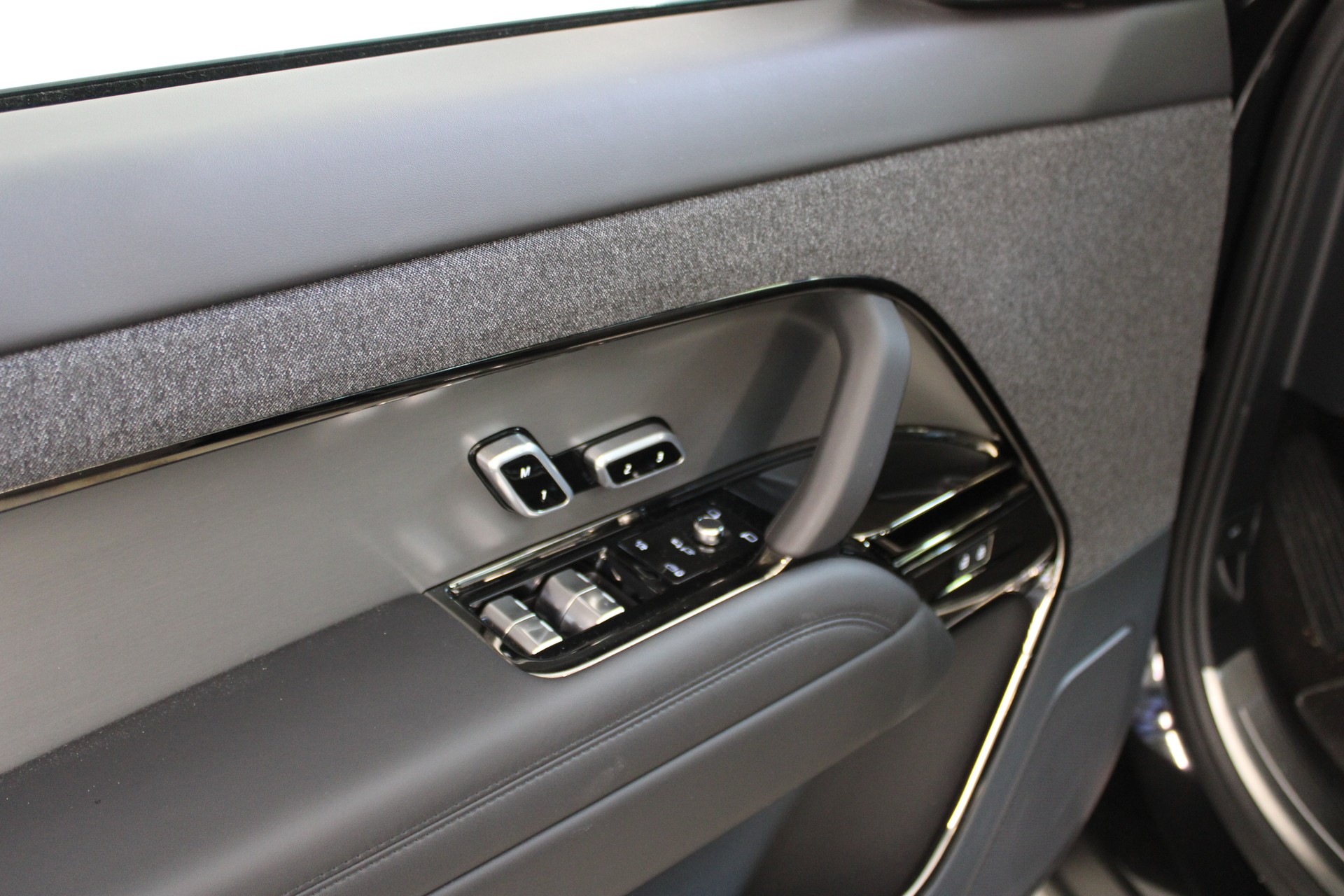 LAND ROVER Range Rover Sport D300 3.0 TD6 MHEV Dynamic HSE Automatic-image-13