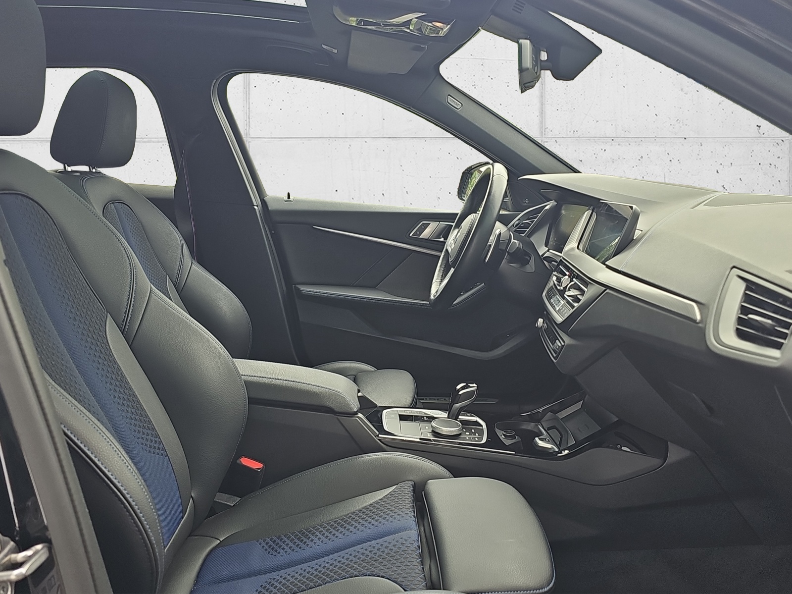 BMW M135i xDrive-image-16