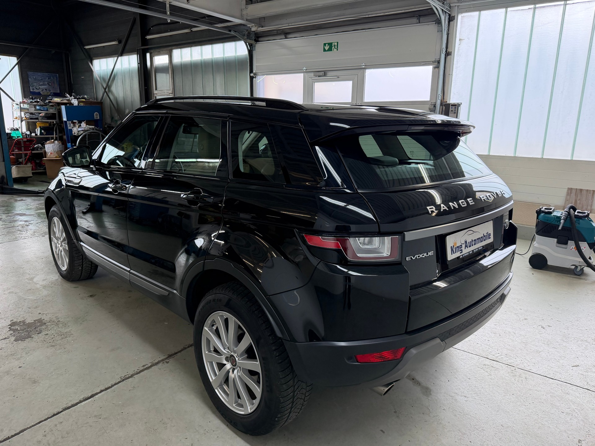 LAND ROVER Range Rover Evoque 2.0 Si4 SE AT9 | CH-Auto | Ab MFK 03.2026 | Pano Dach-image-4
