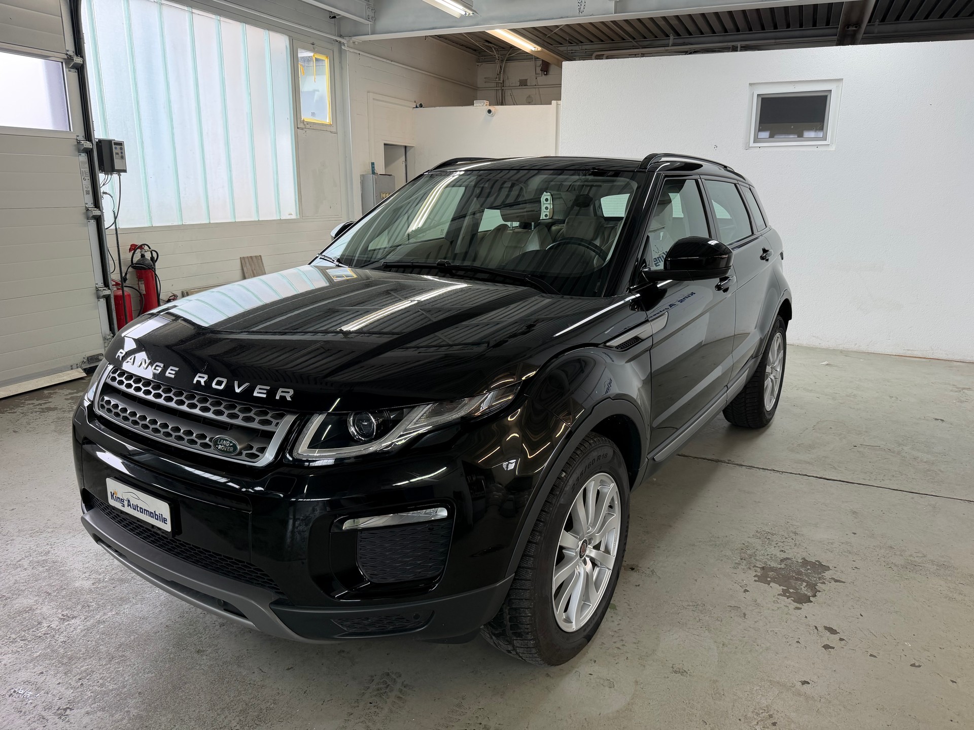 LAND ROVER Range Rover Evoque 2.0 Si4 SE AT9 | CH-Auto | Ab MFK 03.2026 | Pano Dach-image-1