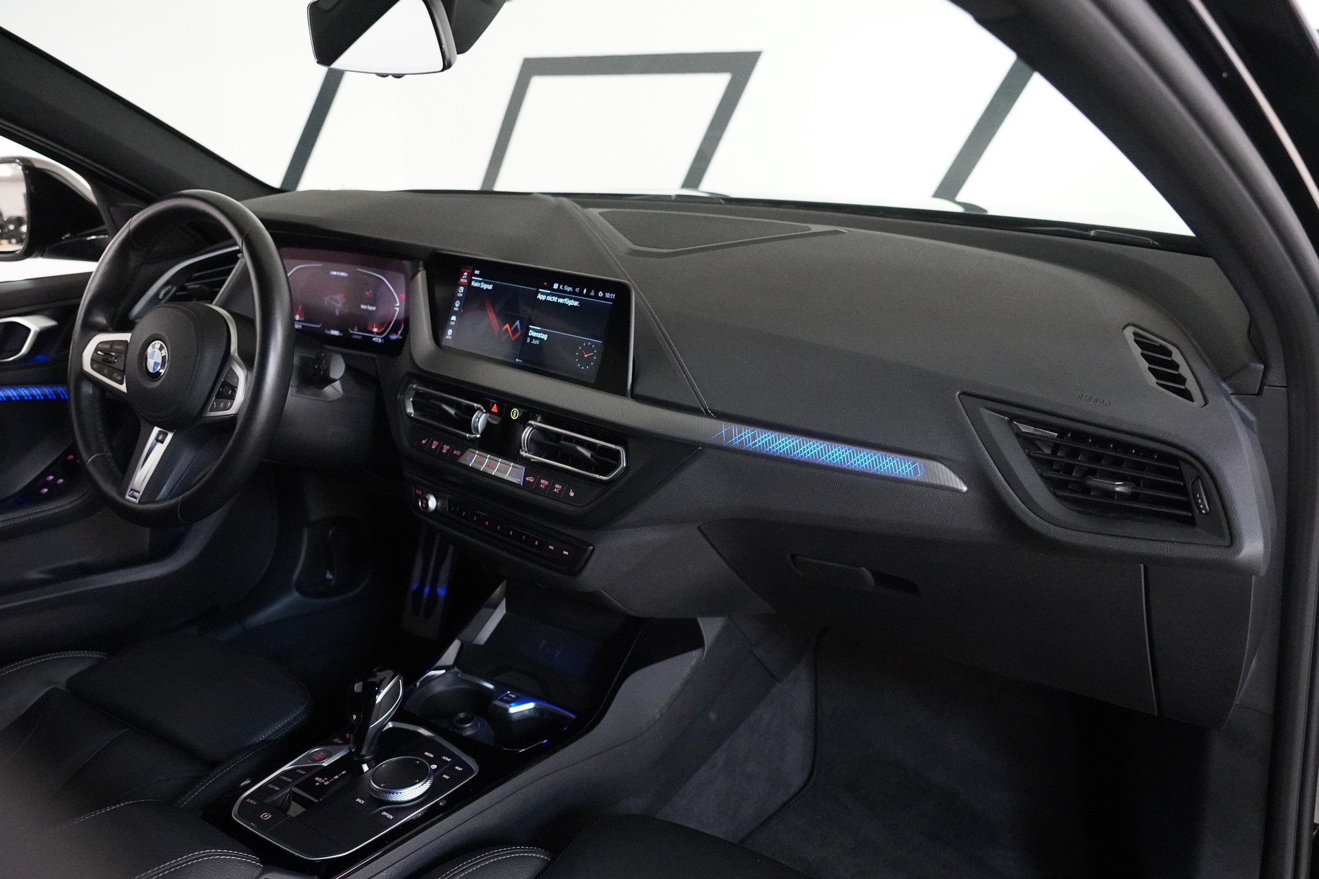 BMW M135i xDrive Steptronic-image-16