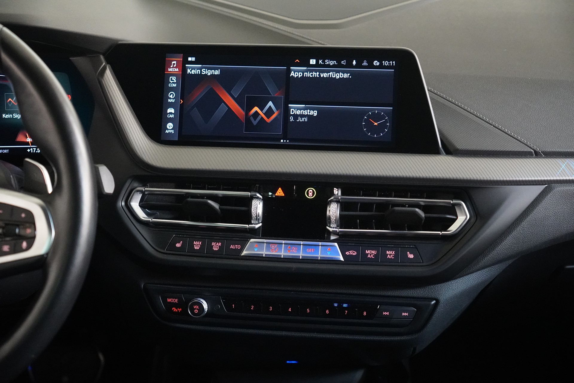 BMW M135i xDrive Steptronic-image-18