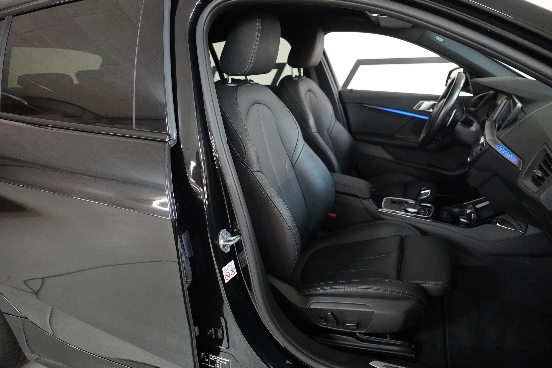 BMW M135i xDrive Steptronic-image-14