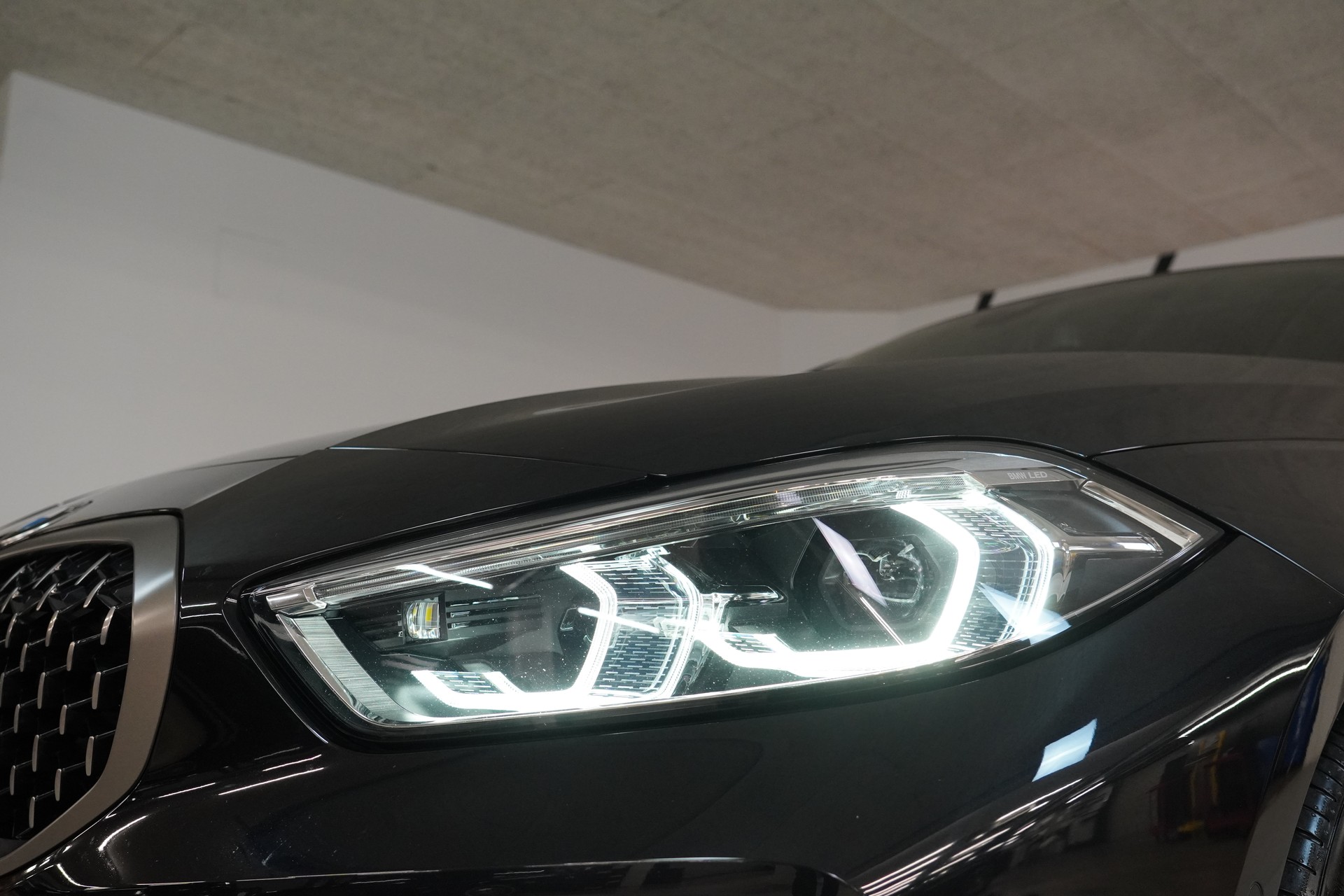 BMW M135i xDrive Steptronic-image-8