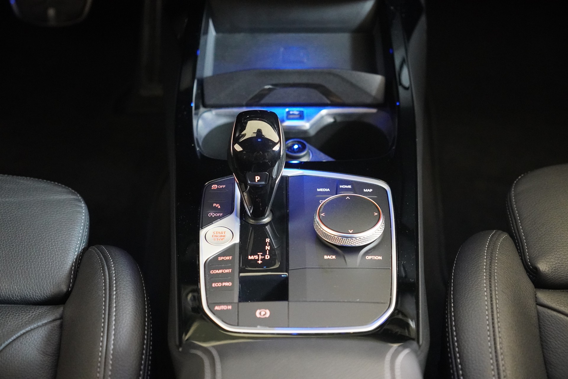 BMW M135i xDrive Steptronic-image-19