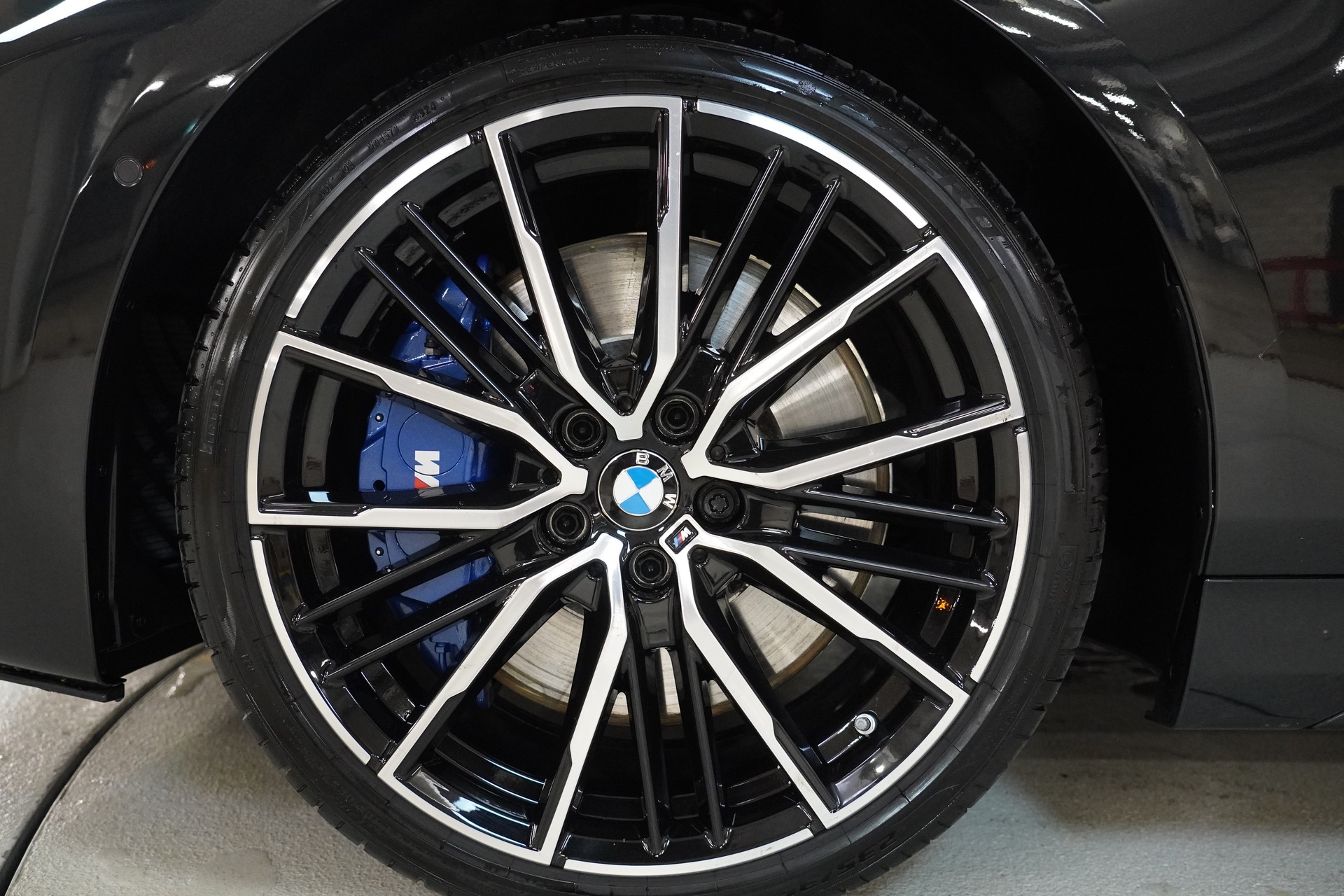 BMW M135i xDrive Steptronic-image-9