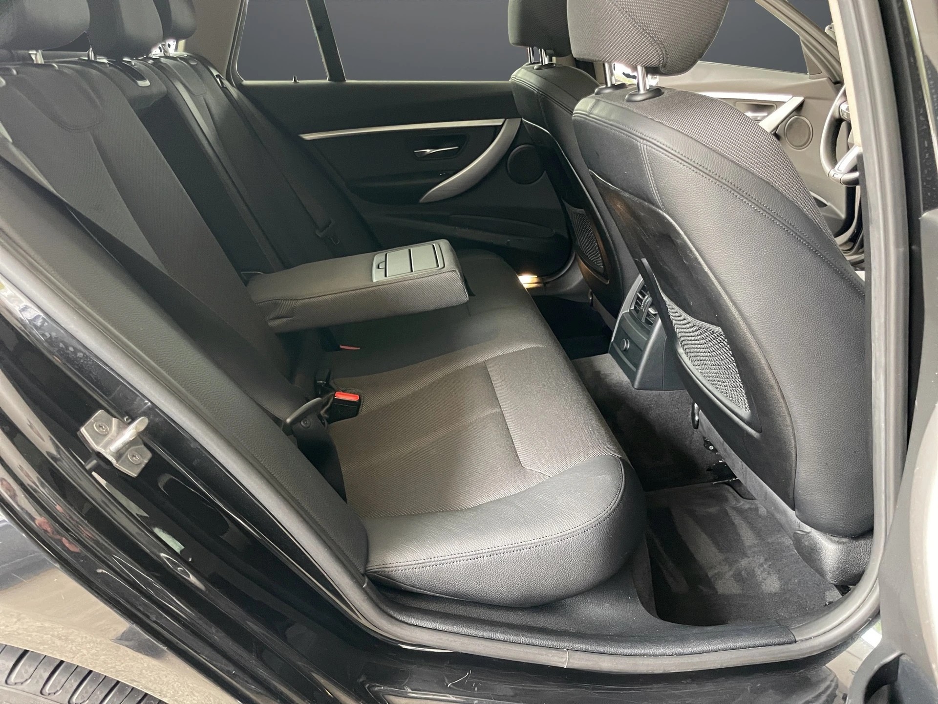 BMW 335i xDrive Touring Sport Line Steptronic-image-7