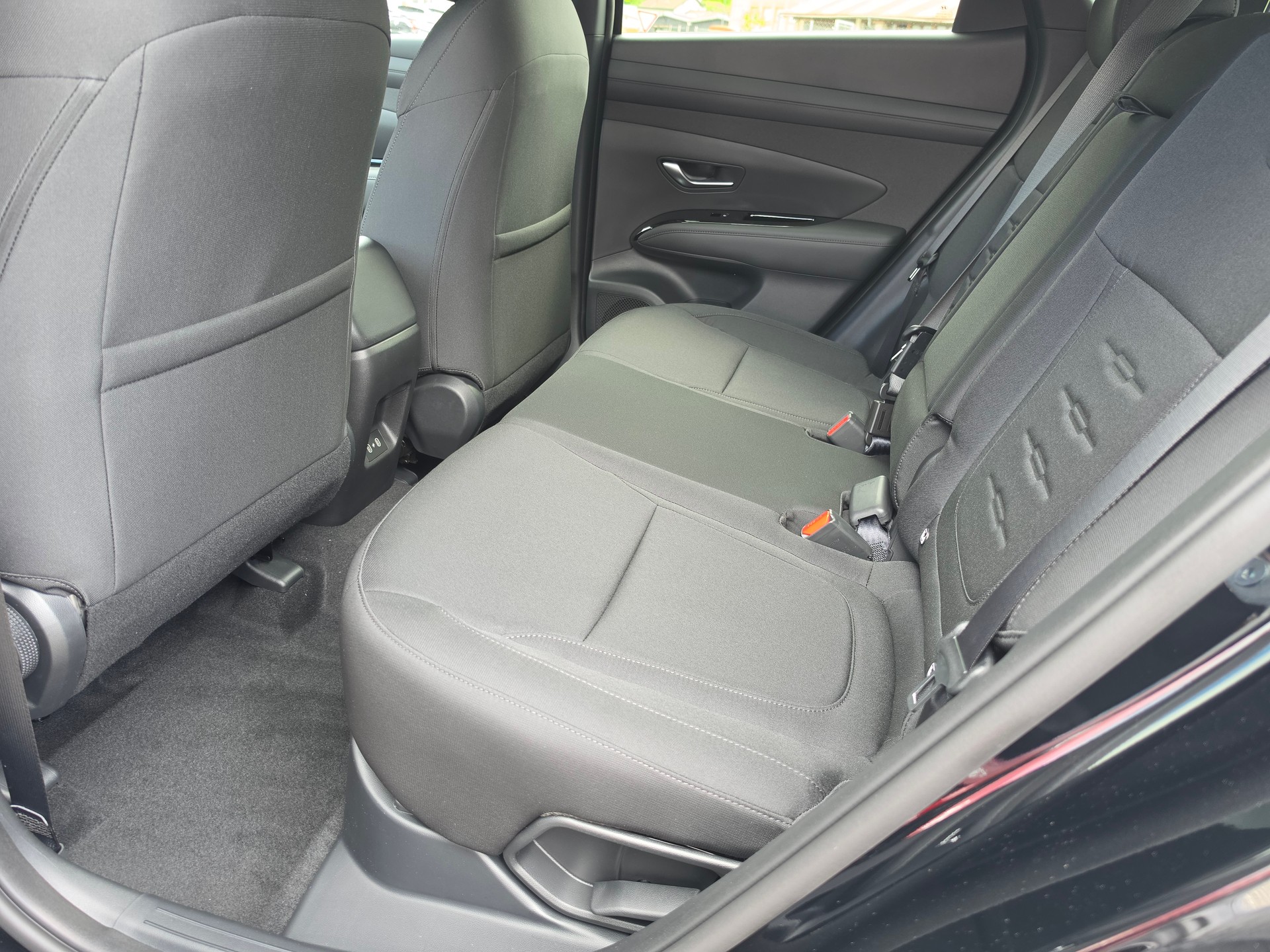 HYUNDAI Tucson 1.6 HEV OrBlLi 4WD-image-9