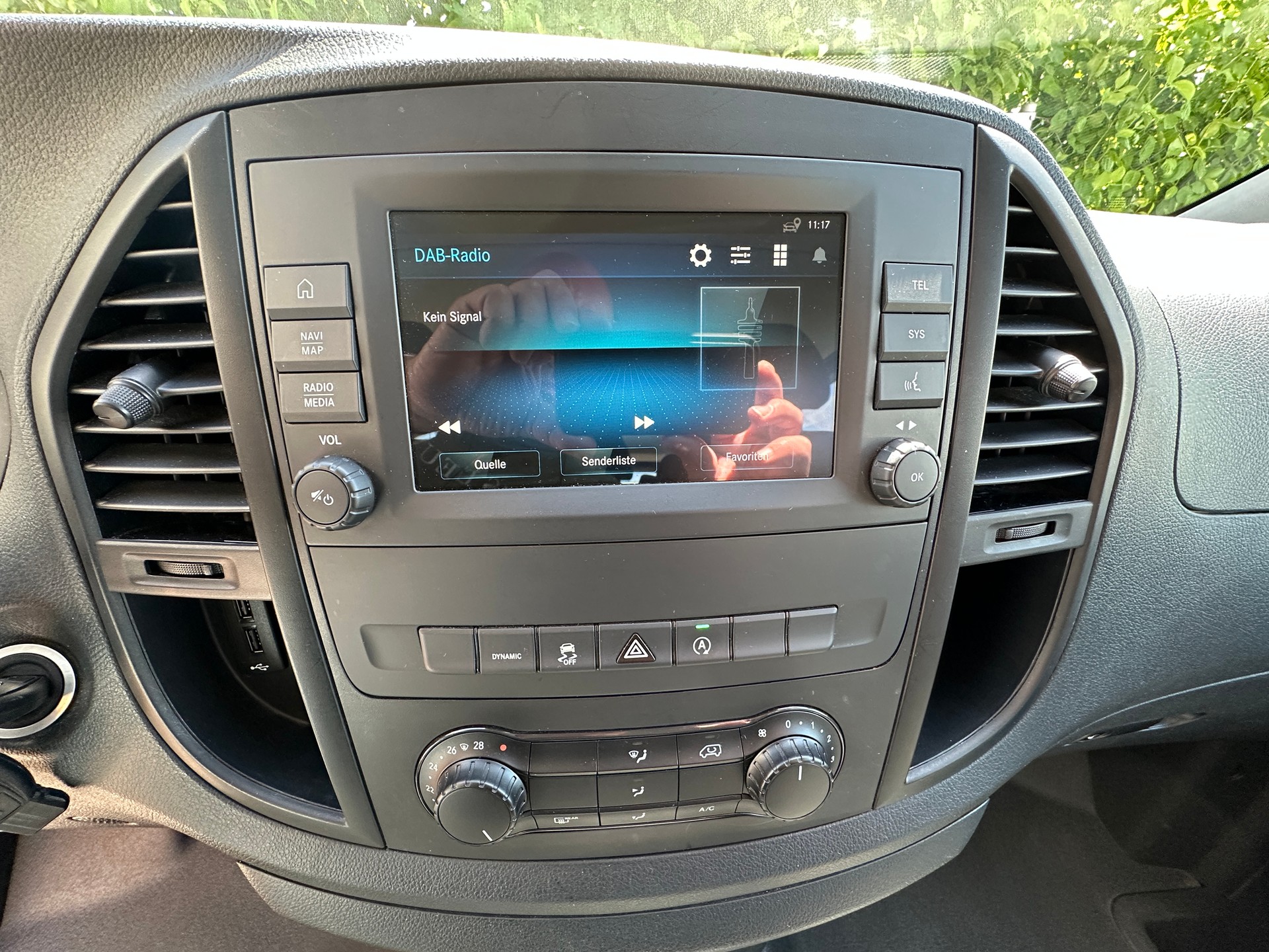 MERCEDES-BENZ Vito 114 CDI Lang Pro Tourer 4Matic 9G-Tronic-image-9