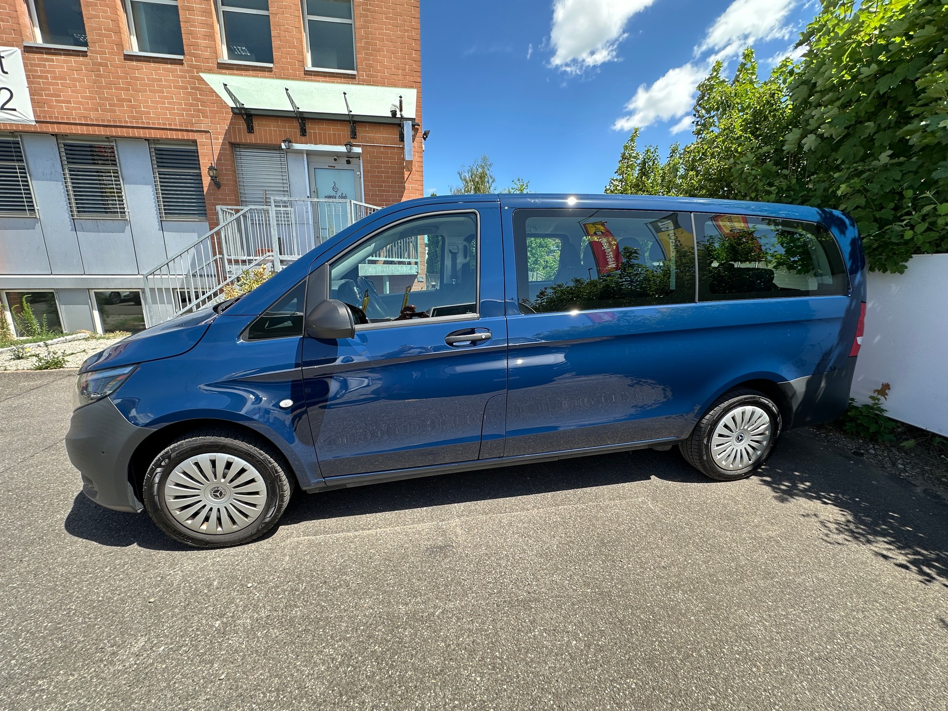 MERCEDES-BENZ Vito 114 CDI Lang Pro Tourer 4Matic 9G-Tronic-image-4