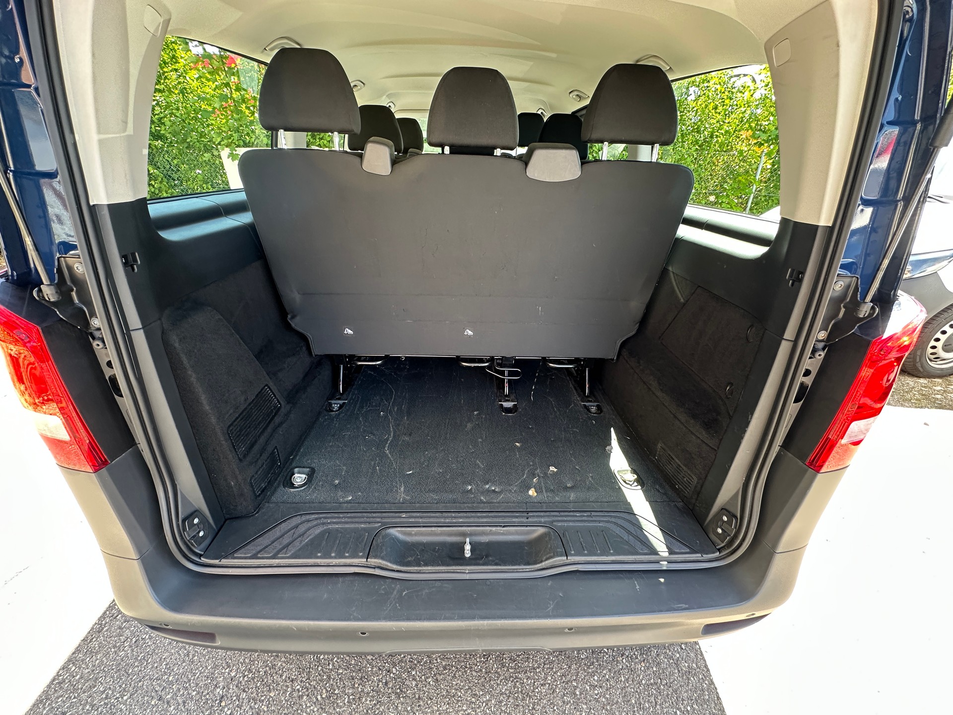 MERCEDES-BENZ Vito 114 CDI Lang Pro Tourer 4Matic 9G-Tronic-image-12