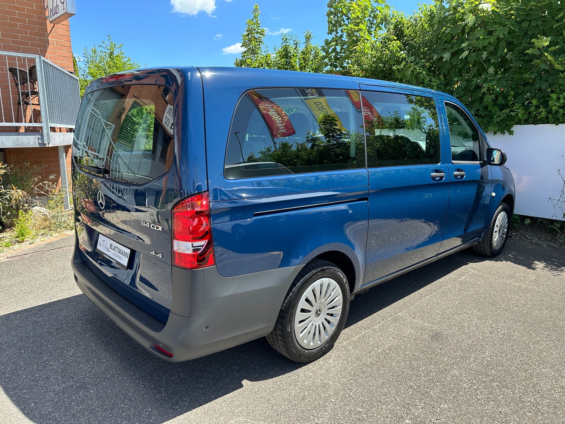 MERCEDES-BENZ Vito 114 CDI Lang Pro Tourer 4Matic 9G-Tronic-image-15